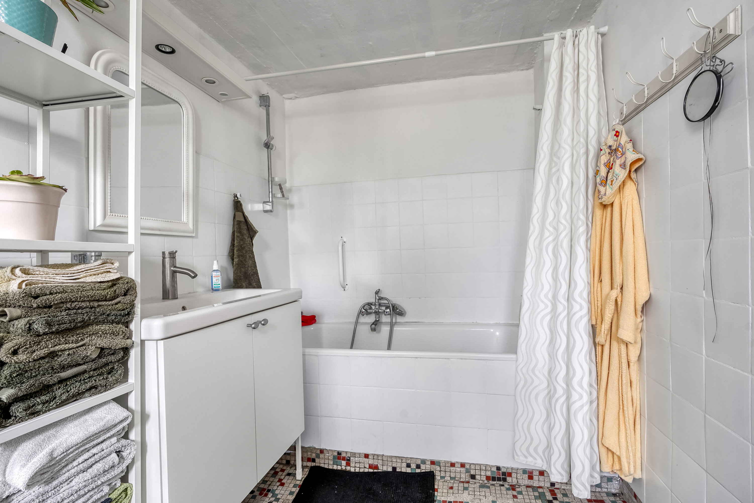 Fremhævet badeværelse billede i fuldskærmstilstand. Billede af Assensvej 22A, 5500 Middelfart