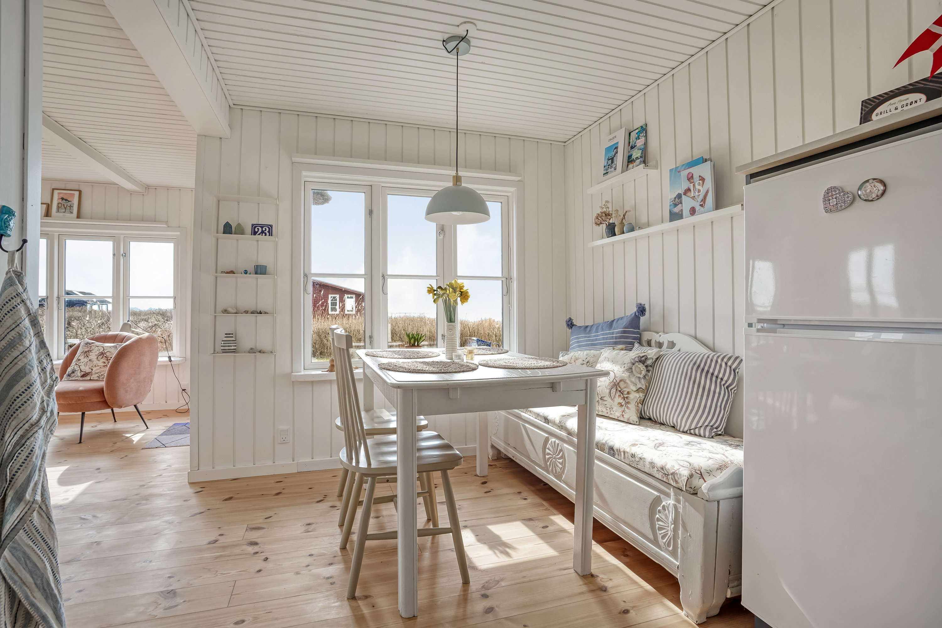 Fremhævet stue billede i fuldskærmstilstand. Billede af Juul Nielsenvej 23, Føns, 5580 Nørre Aaby