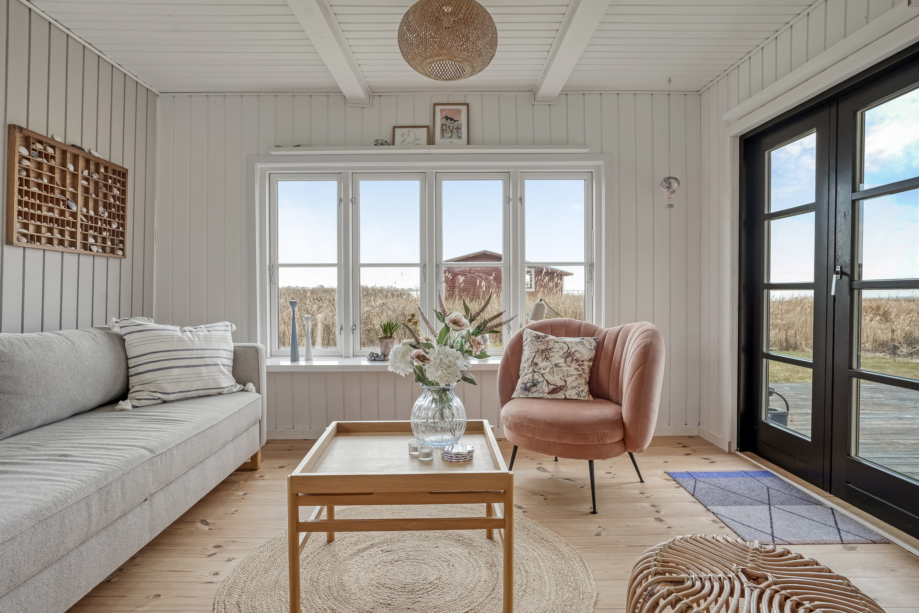 Fremhævet stue billede i fuldskærmstilstand. Billede af Juul Nielsenvej 23, Føns, 5580 Nørre Aaby