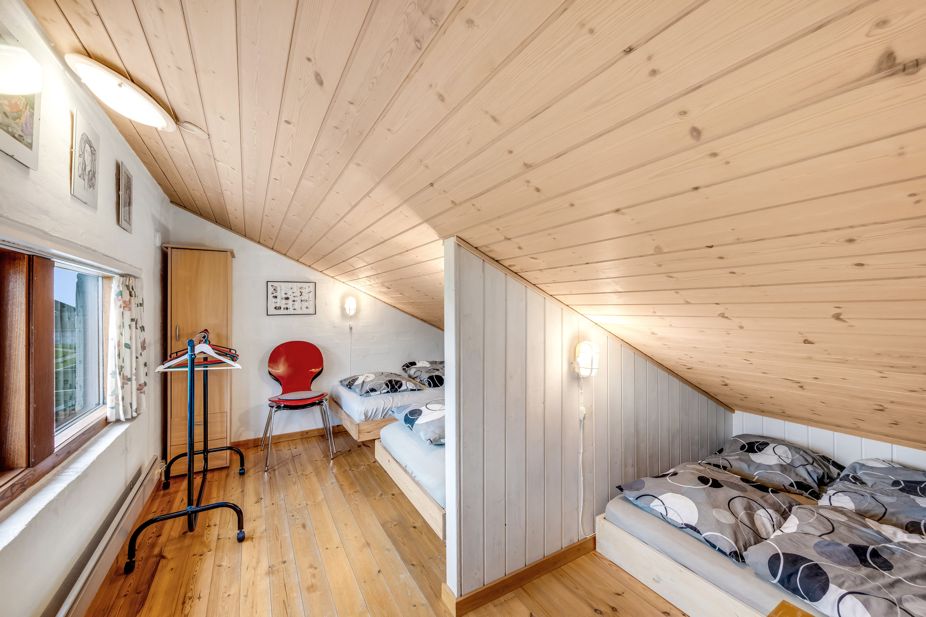 Fremhævet soveværelse billede i fuldskærmstilstand. Billede af Vester Fælled 178, 6893 Hemmet