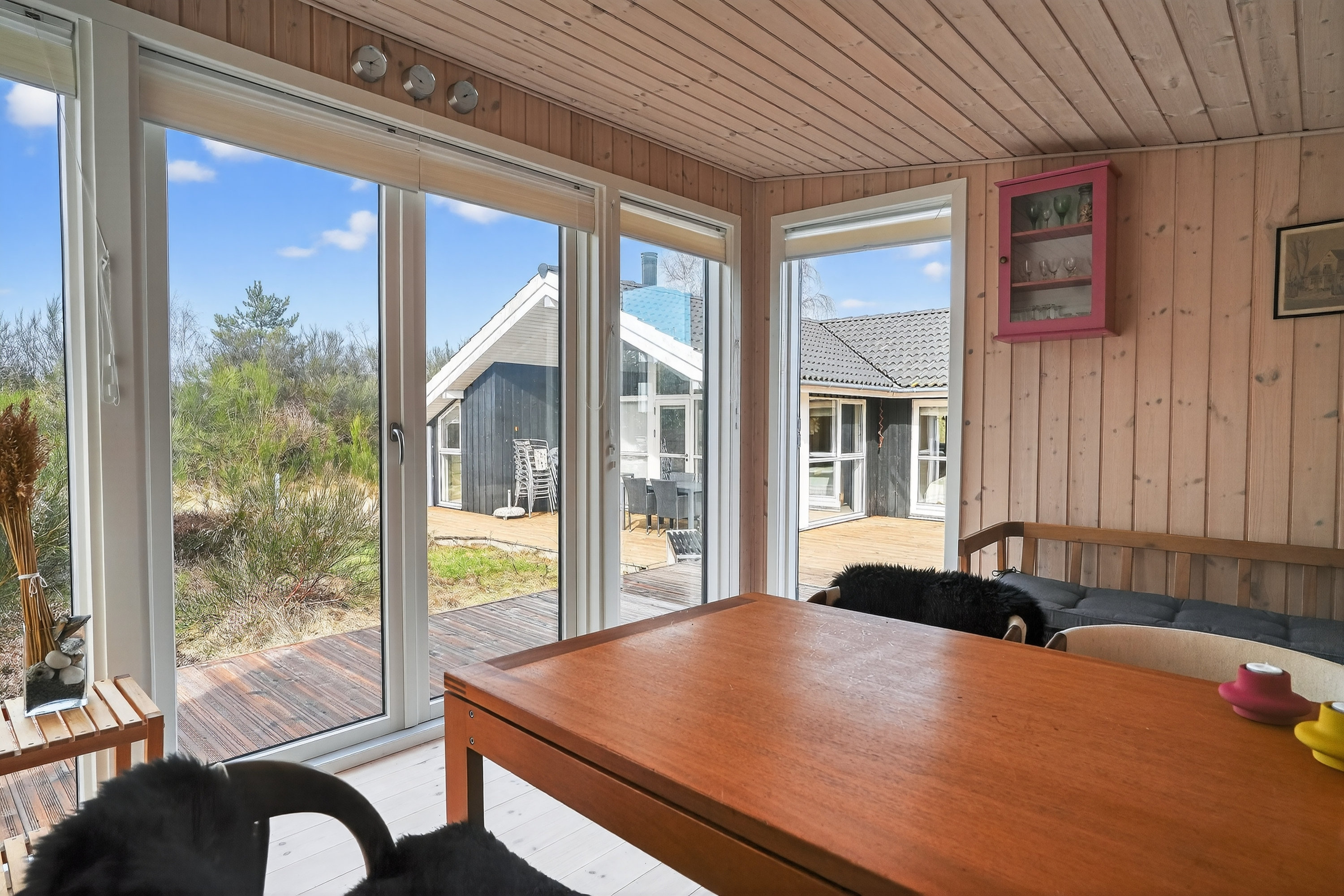 Fremhævet stue billede i fuldskærmstilstand. Billede af Majrosevej 8, Yderby Lyng, 4583 Sjællands Odde