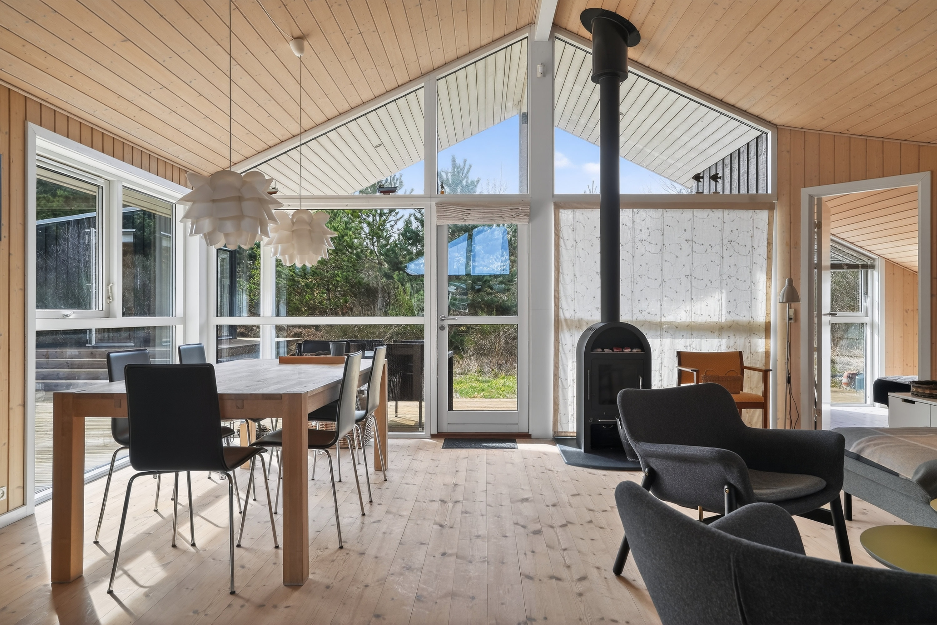 Fremhævet stue billede i fuldskærmstilstand. Billede af Majrosevej 8, Yderby Lyng, 4583 Sjællands Odde