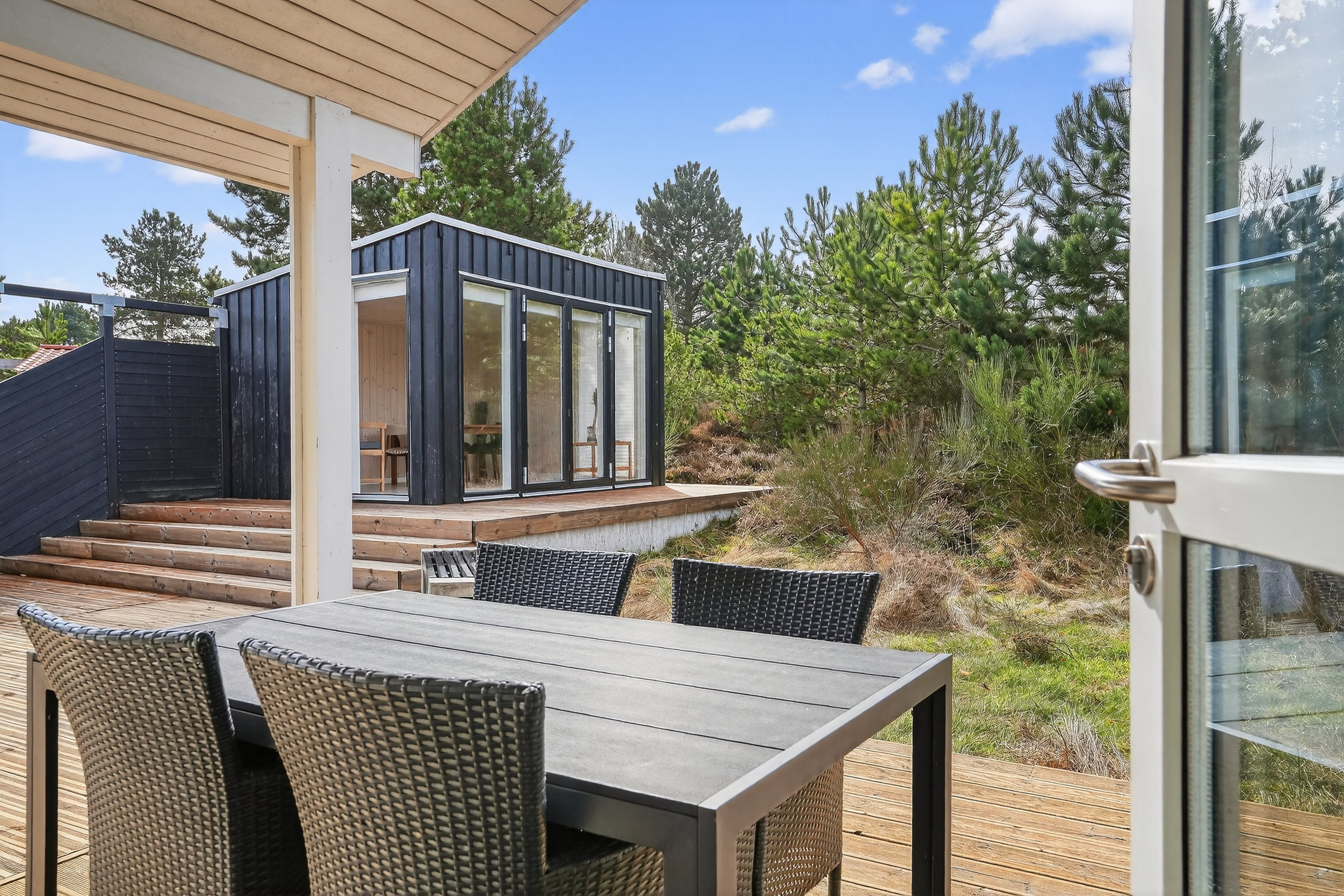 Fremhævet terrasse billede i fuldskærmstilstand. Billede af Majrosevej 8, Yderby Lyng, 4583 Sjællands Odde