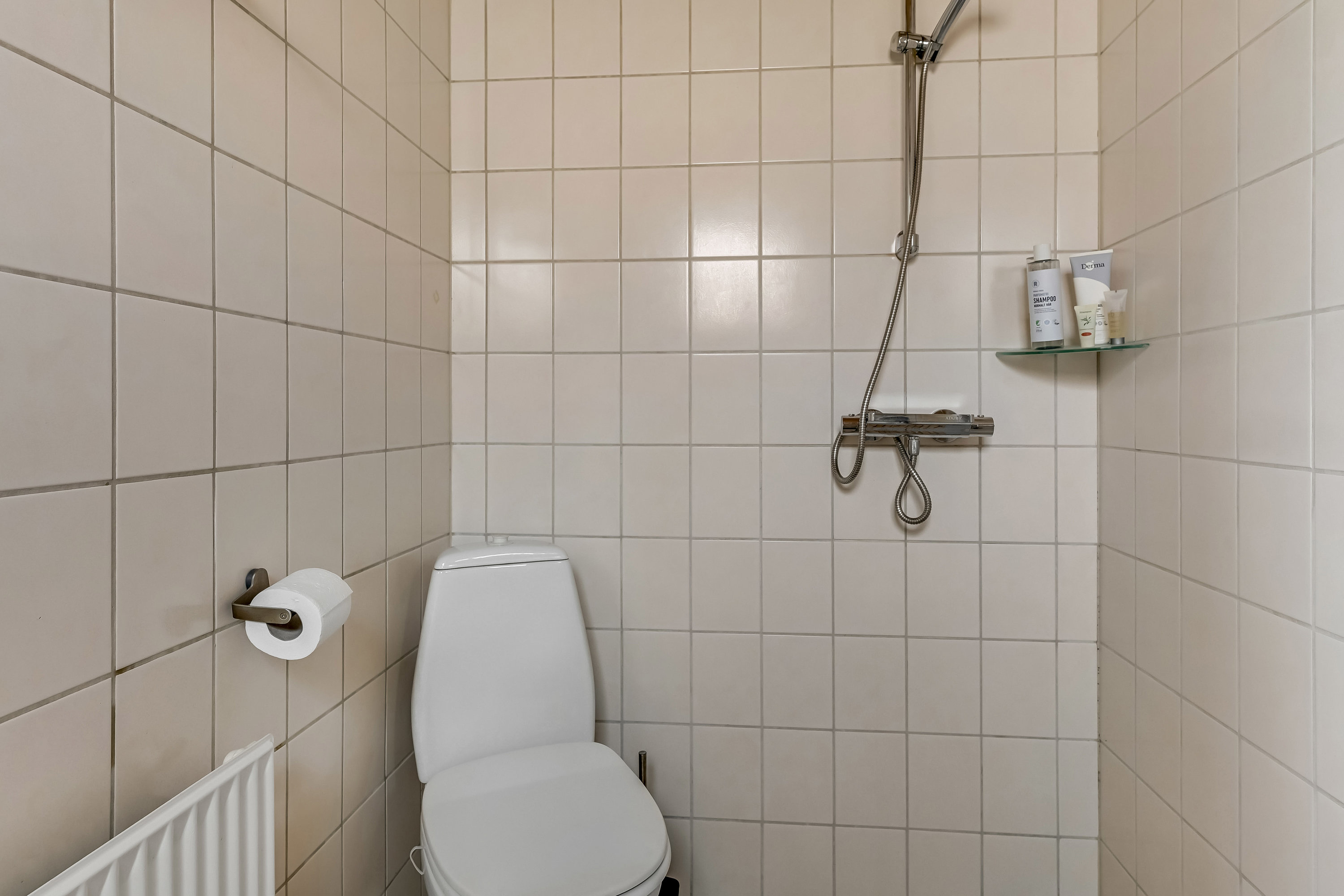 Fremhævet badeværelse billede i fuldskærmstilstand. Billede af Østre Alle 8, 7200 Grindsted