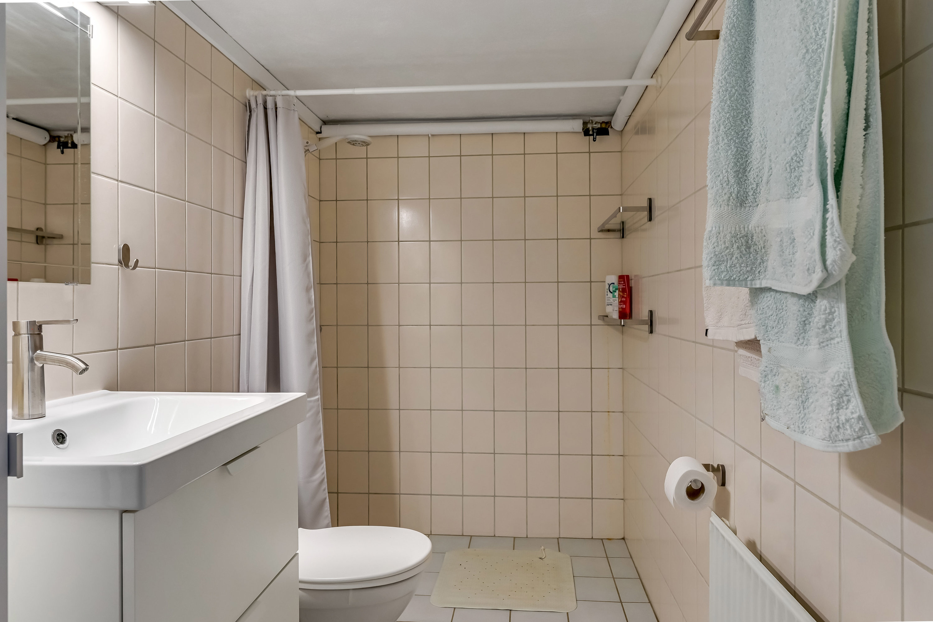 Fremhævet badeværelse billede i fuldskærmstilstand. Billede af Østre Alle 8, 7200 Grindsted