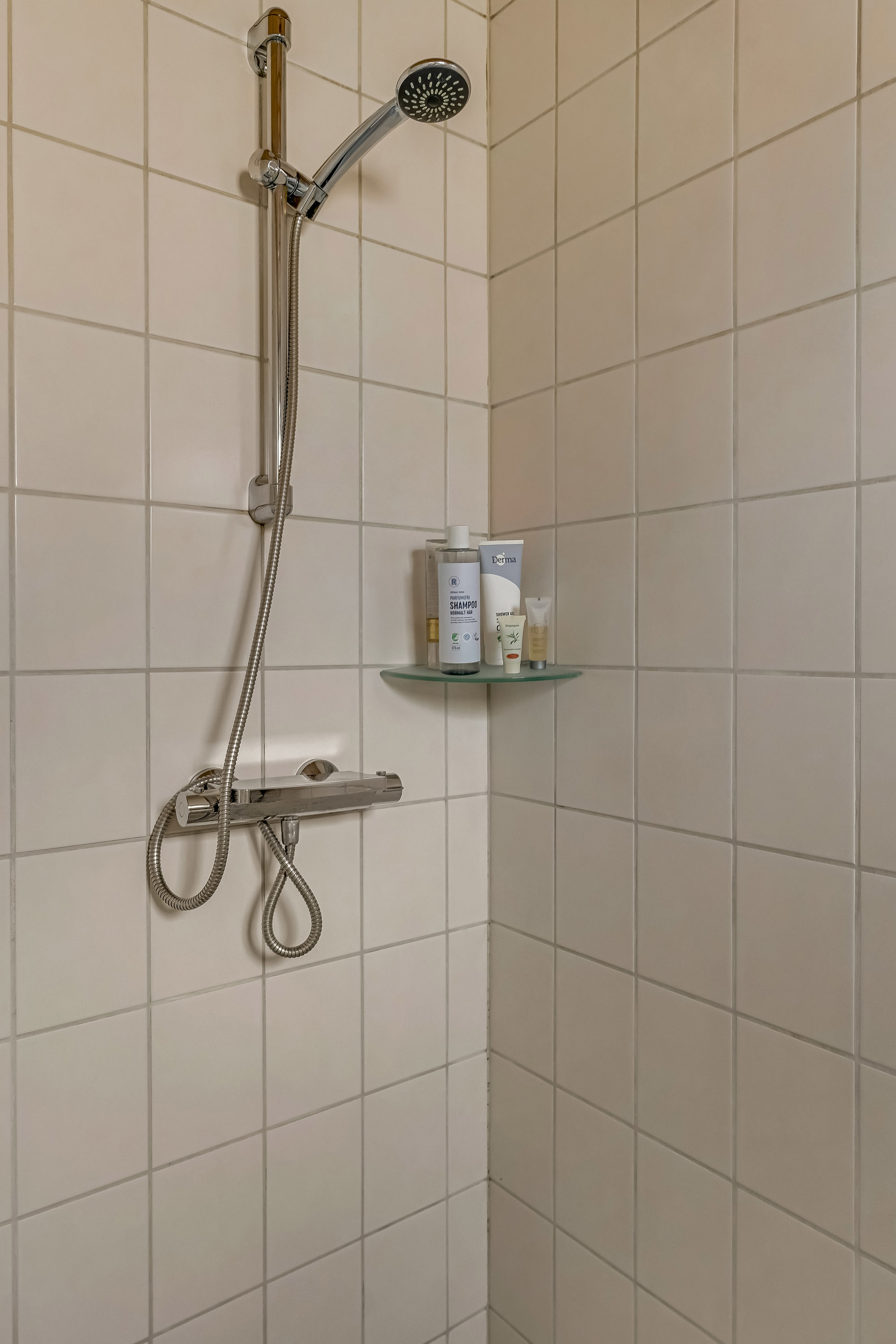 Fremhævet badeværelse billede i fuldskærmstilstand. Billede af Østre Alle 8, 7200 Grindsted