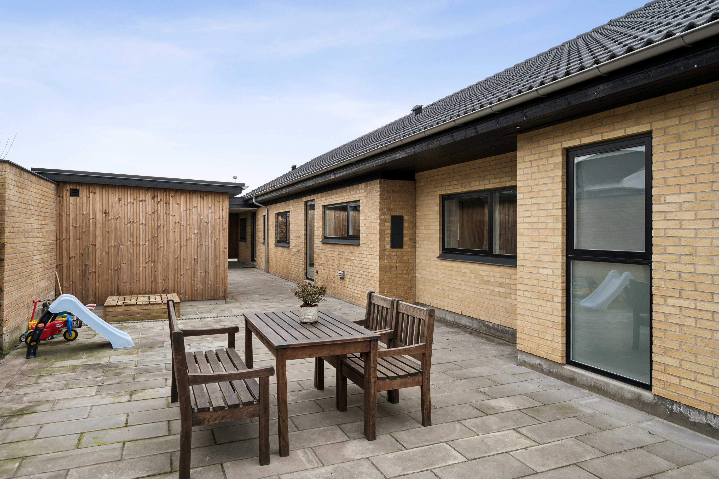 Fremhævet andet billede i fuldskærmstilstand. Billede af Gråstenvej 12, Søften, 8382 Hinnerup