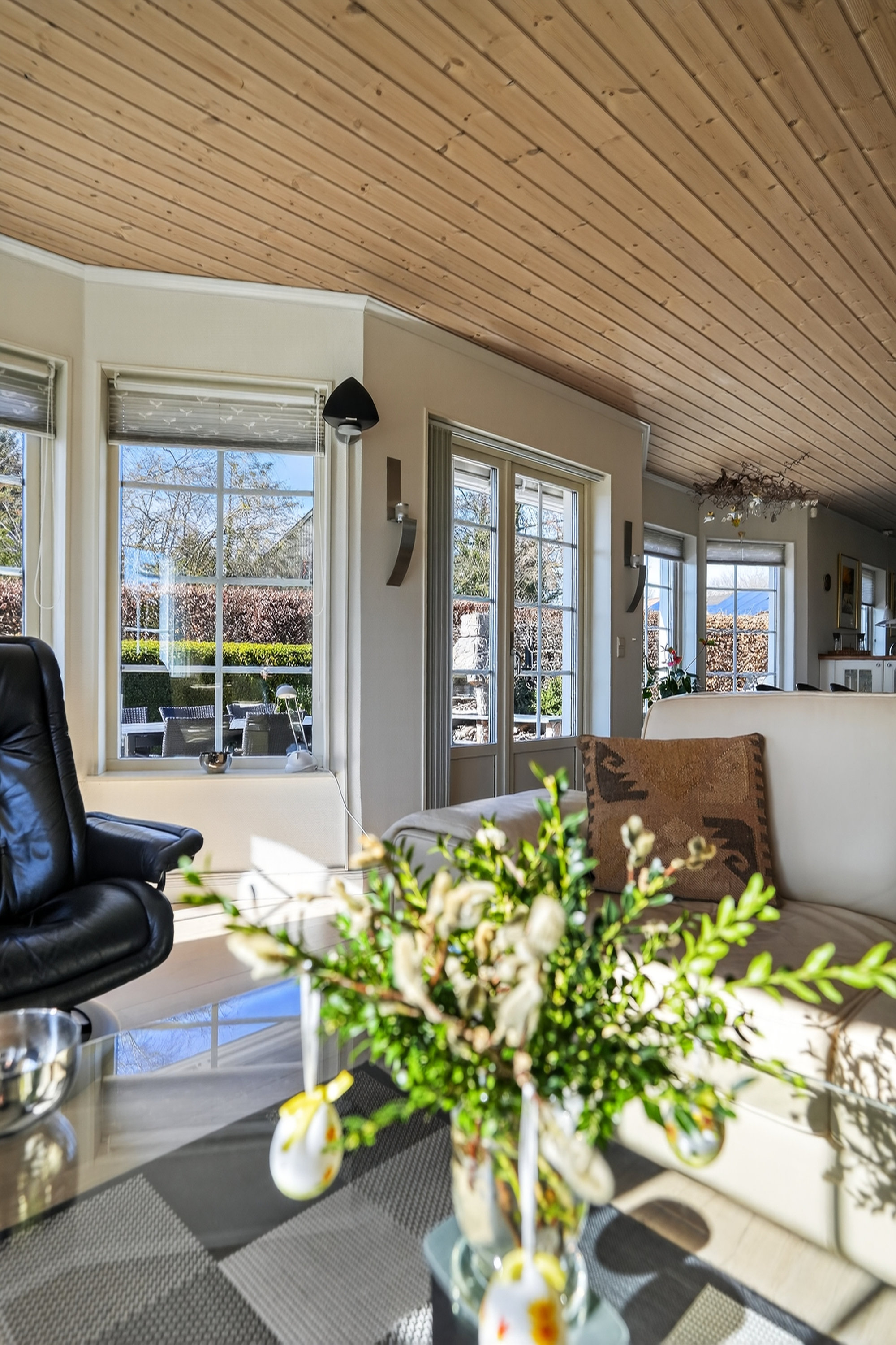 Fremhævet stue billede i fuldskærmstilstand. Billede af Klokkelyngen 39, 4573 Højby