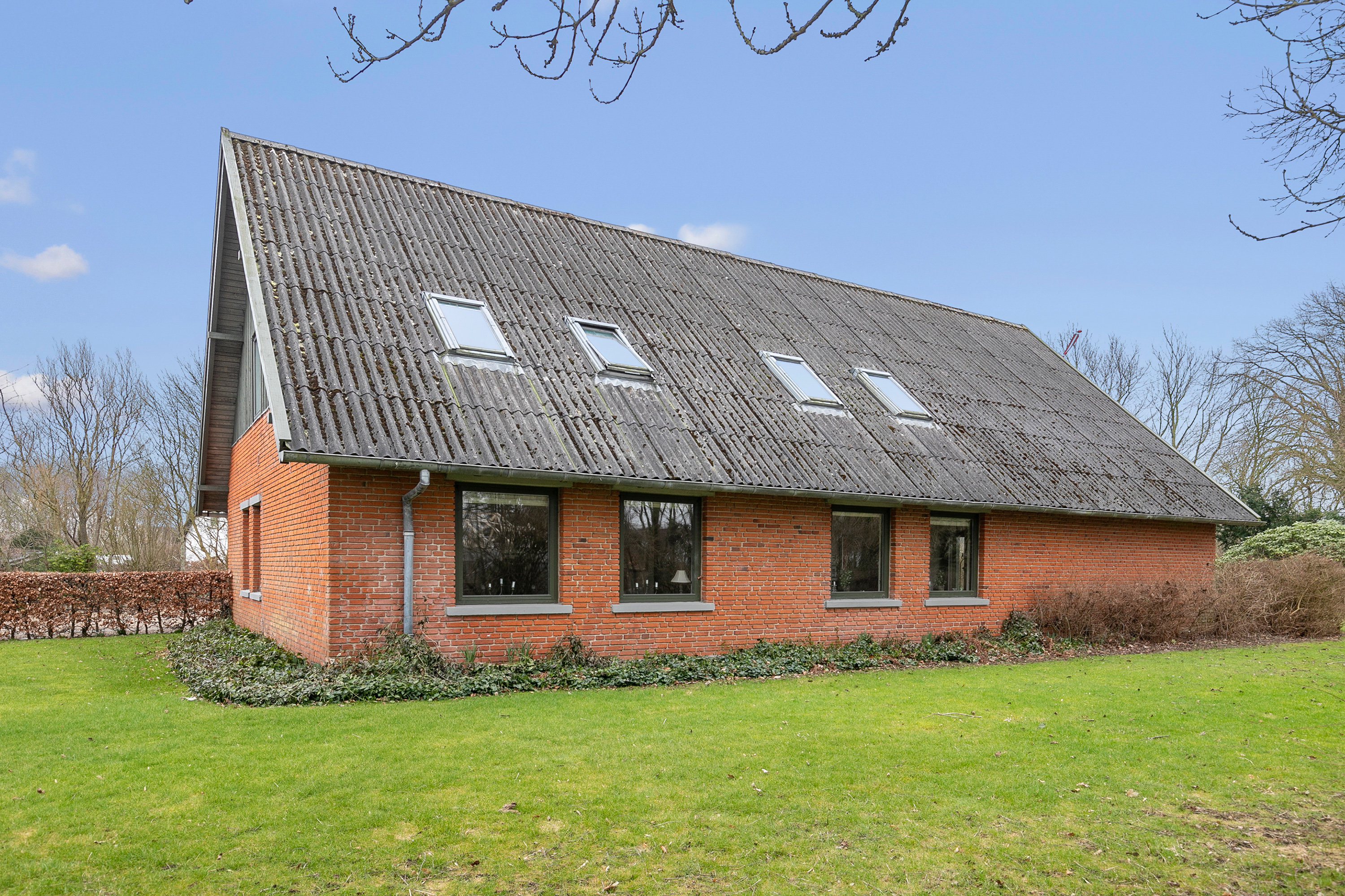 Fremhævet facade billede i fuldskærmstilstand. Billede af Vestergade 57, 9760 Vrå