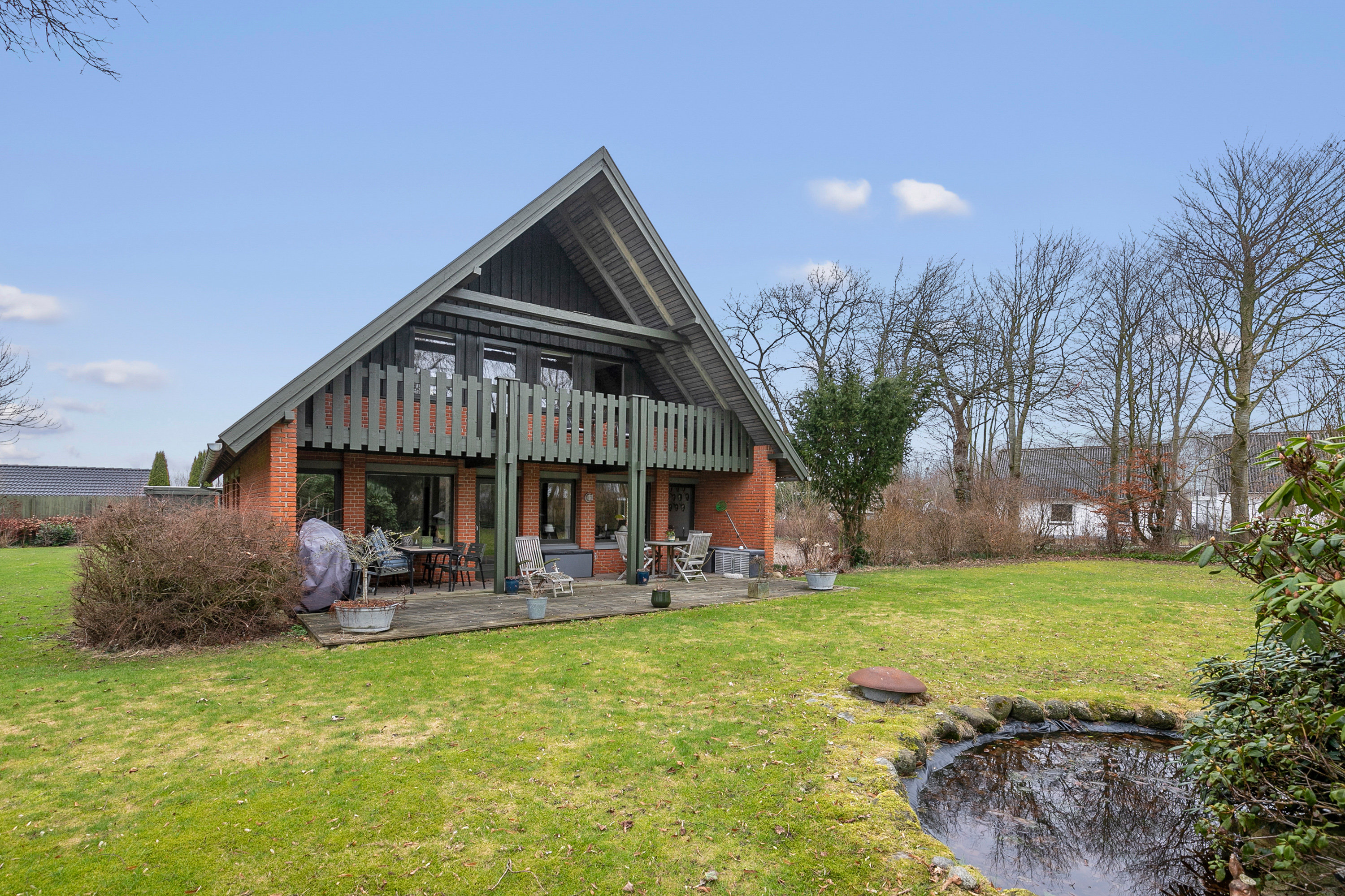 Fremhævet facade billede i fuldskærmstilstand. Billede af Vestergade 57, 9760 Vrå