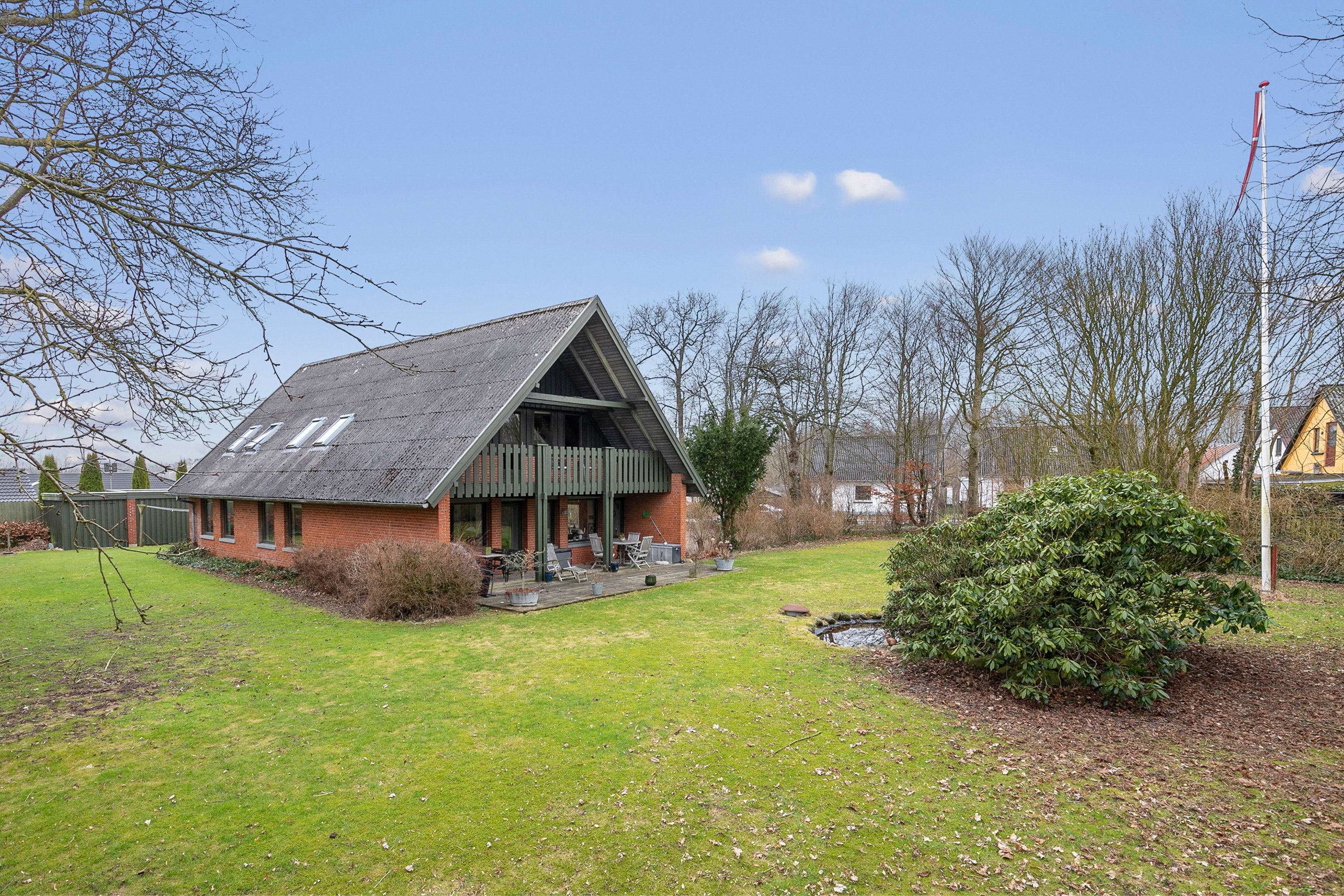 Fremhævet facade billede i fuldskærmstilstand. Billede af Vestergade 57, 9760 Vrå