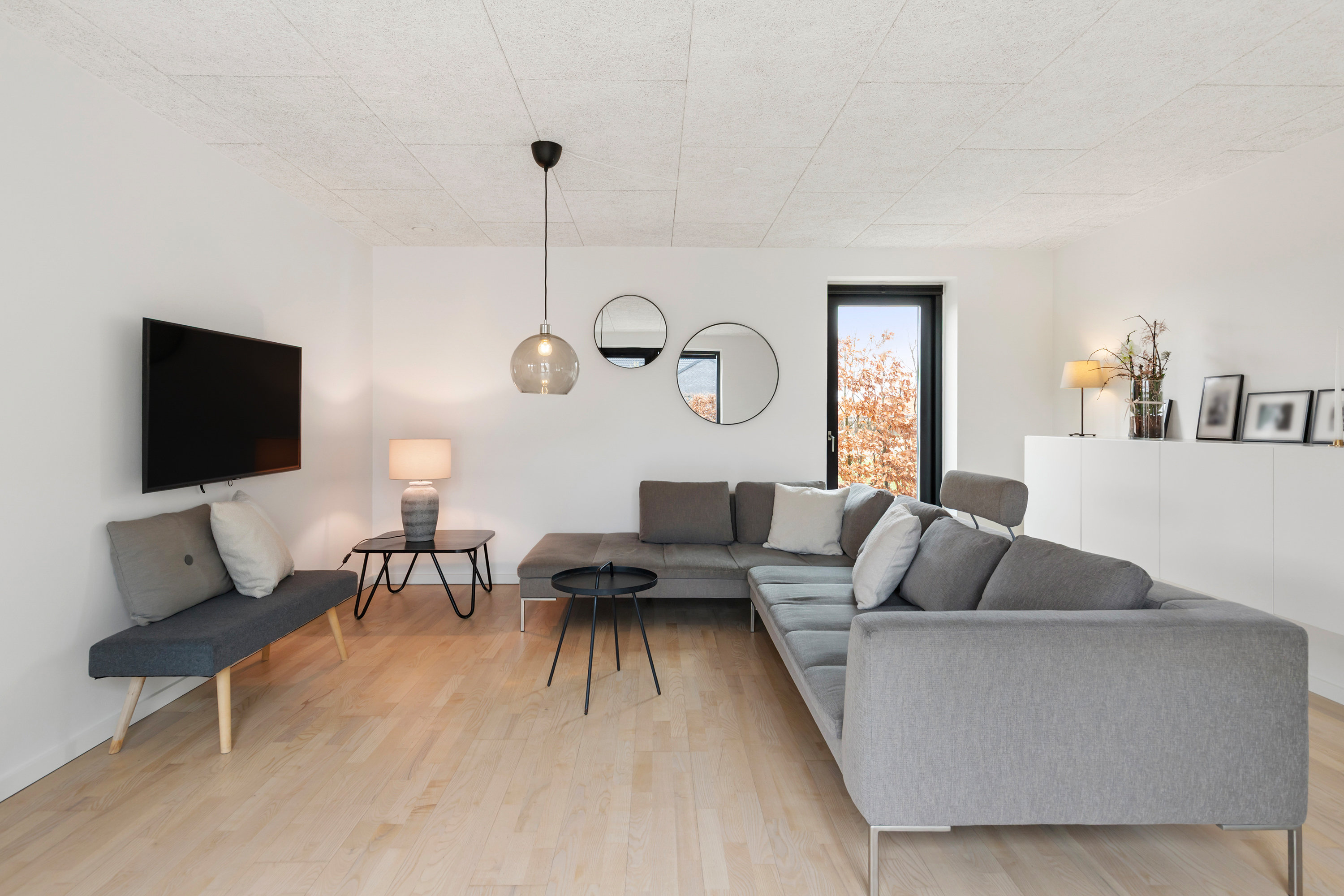 Fremhævet stue billede i fuldskærmstilstand. Billede af Skovparken 8, 9440 Aabybro