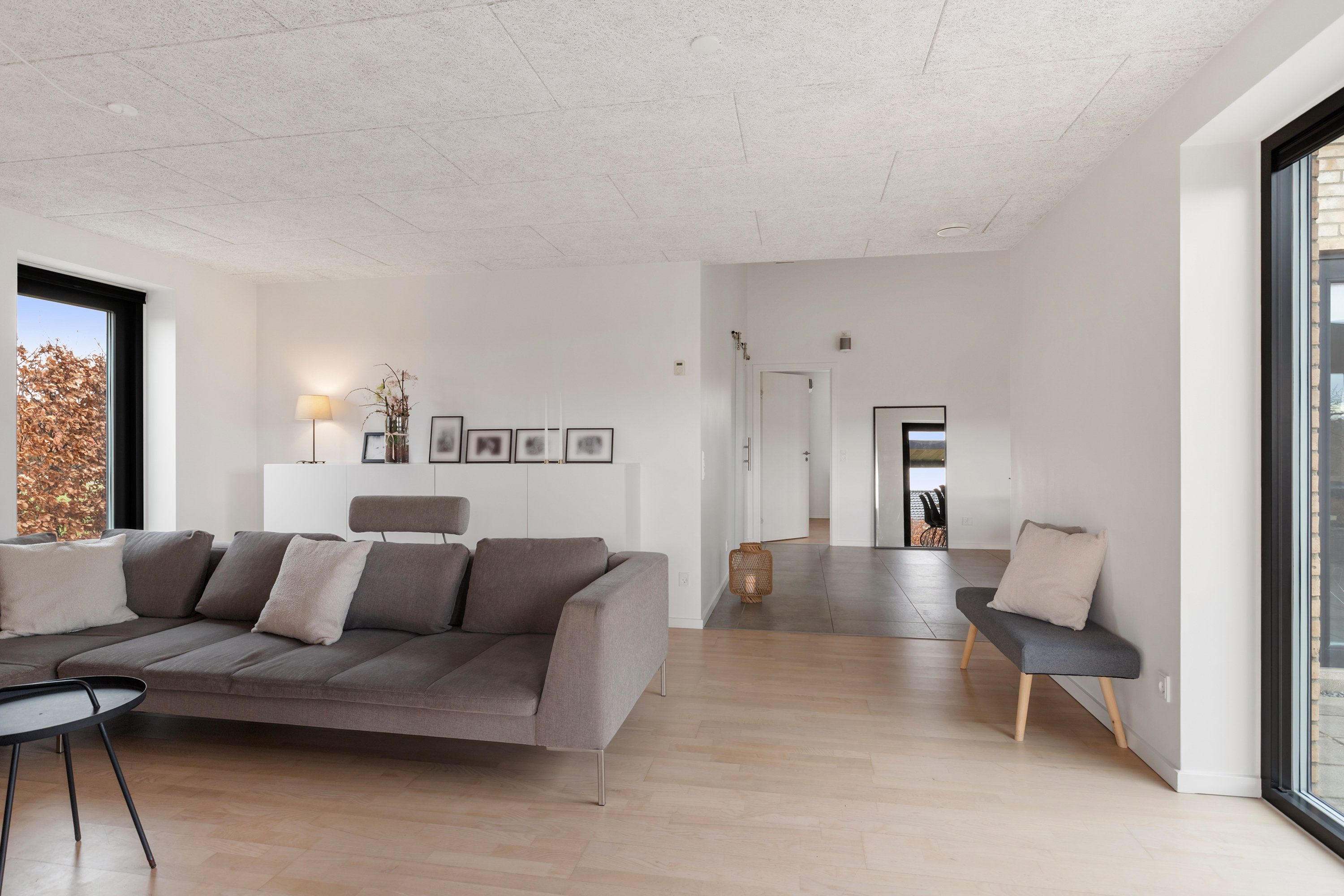 Fremhævet stue billede i fuldskærmstilstand. Billede af Skovparken 8, 9440 Aabybro