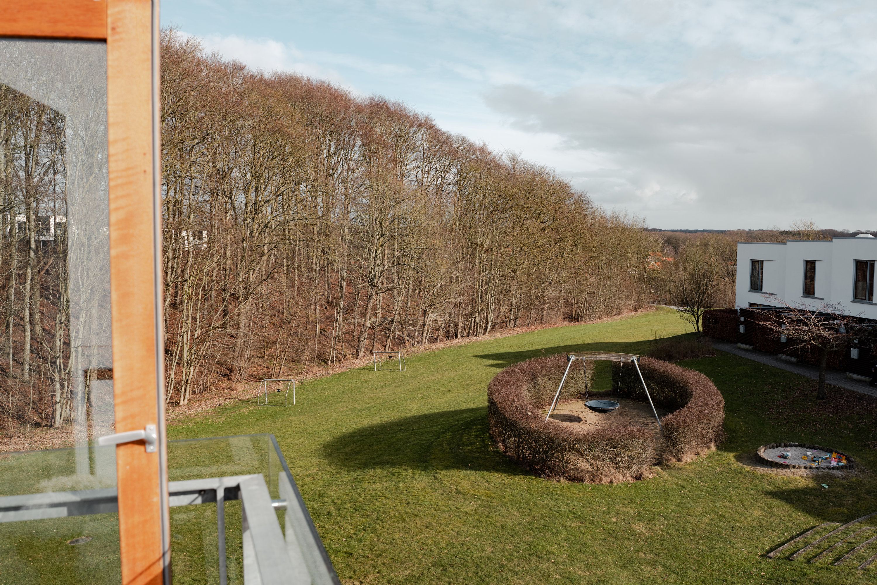 Fremhævet altan billede i fuldskærmstilstand. Billede af Kongefolden 87, Skanderborg Bakker, 8660 Skanderborg