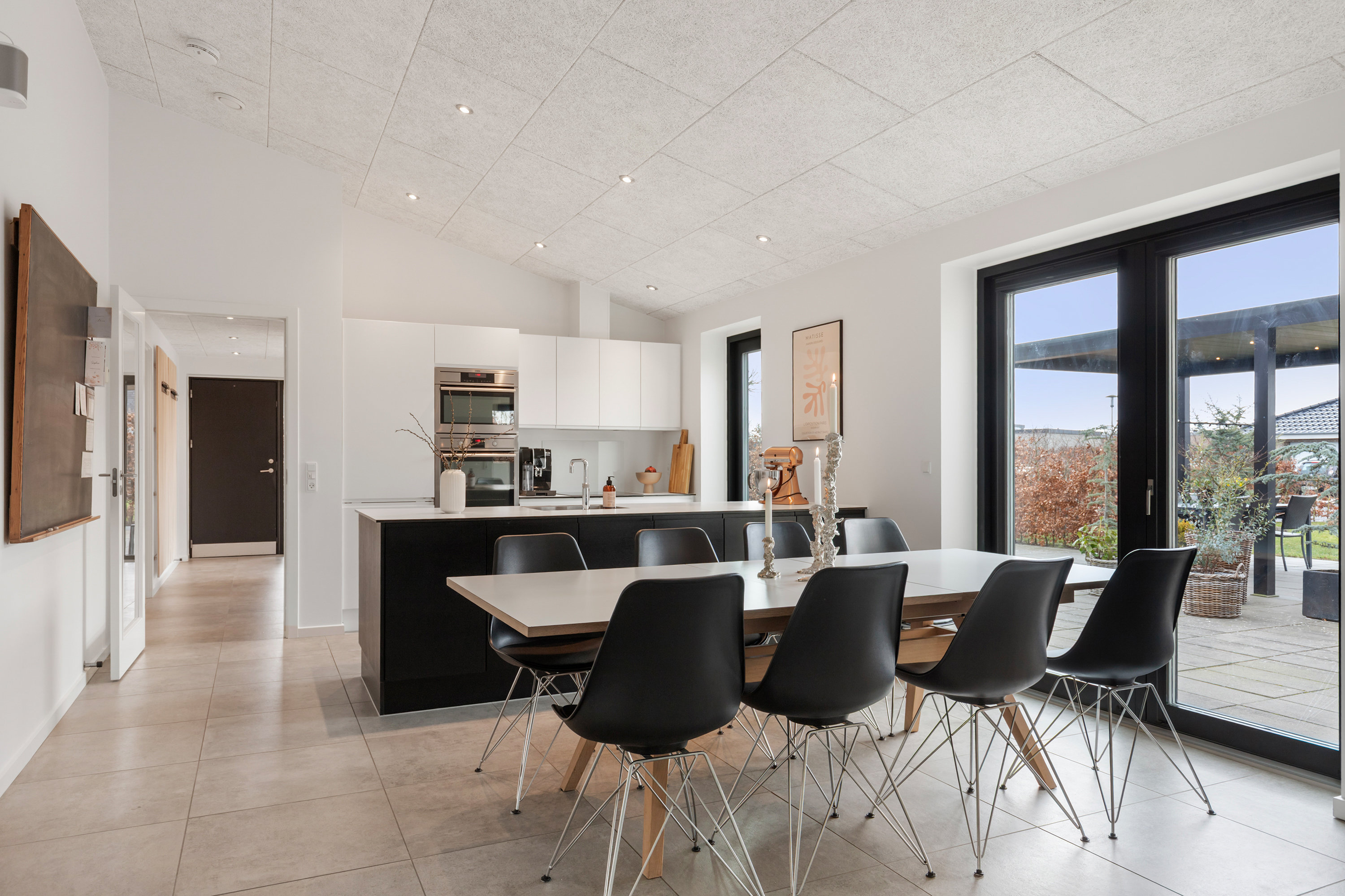 Fremhævet køkken alrum billede i fuldskærmstilstand. Billede af Skovparken 8, 9440 Aabybro