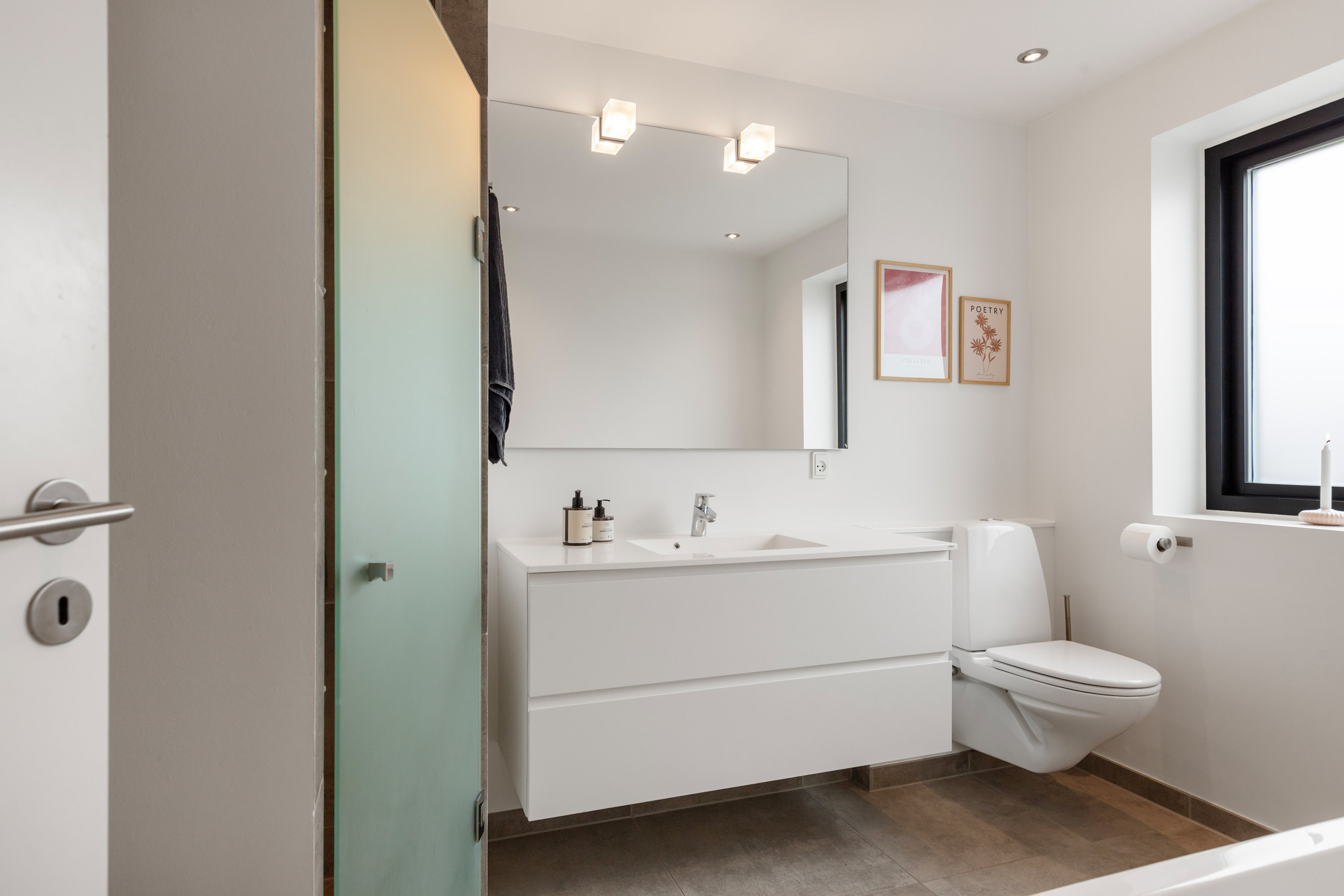 Fremhævet badeværelse billede i fuldskærmstilstand. Billede af Skovparken 8, 9440 Aabybro