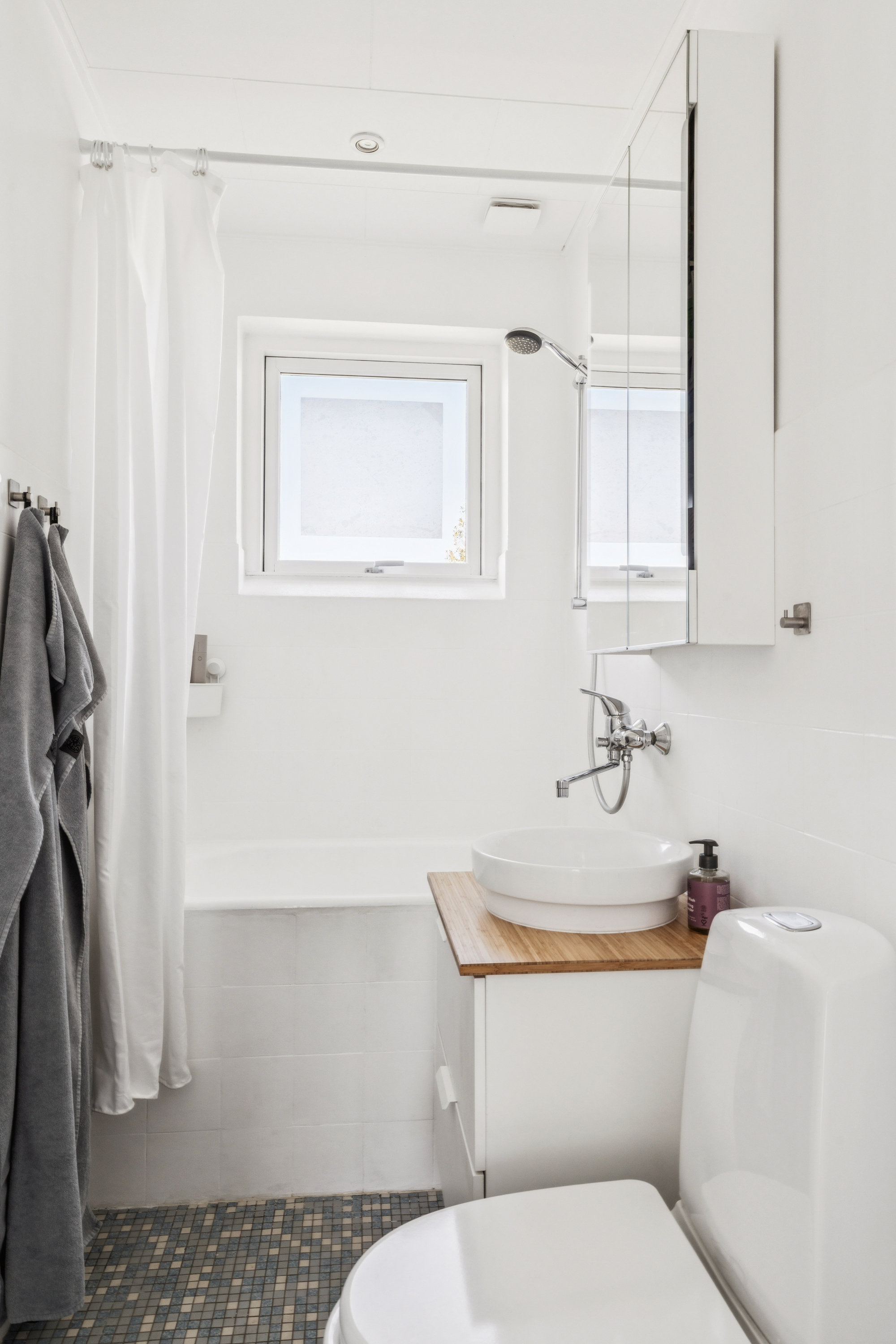 Fremhævet badeværelse billede i fuldskærmstilstand. Billede af Dalvej 9, 9240 Nibe