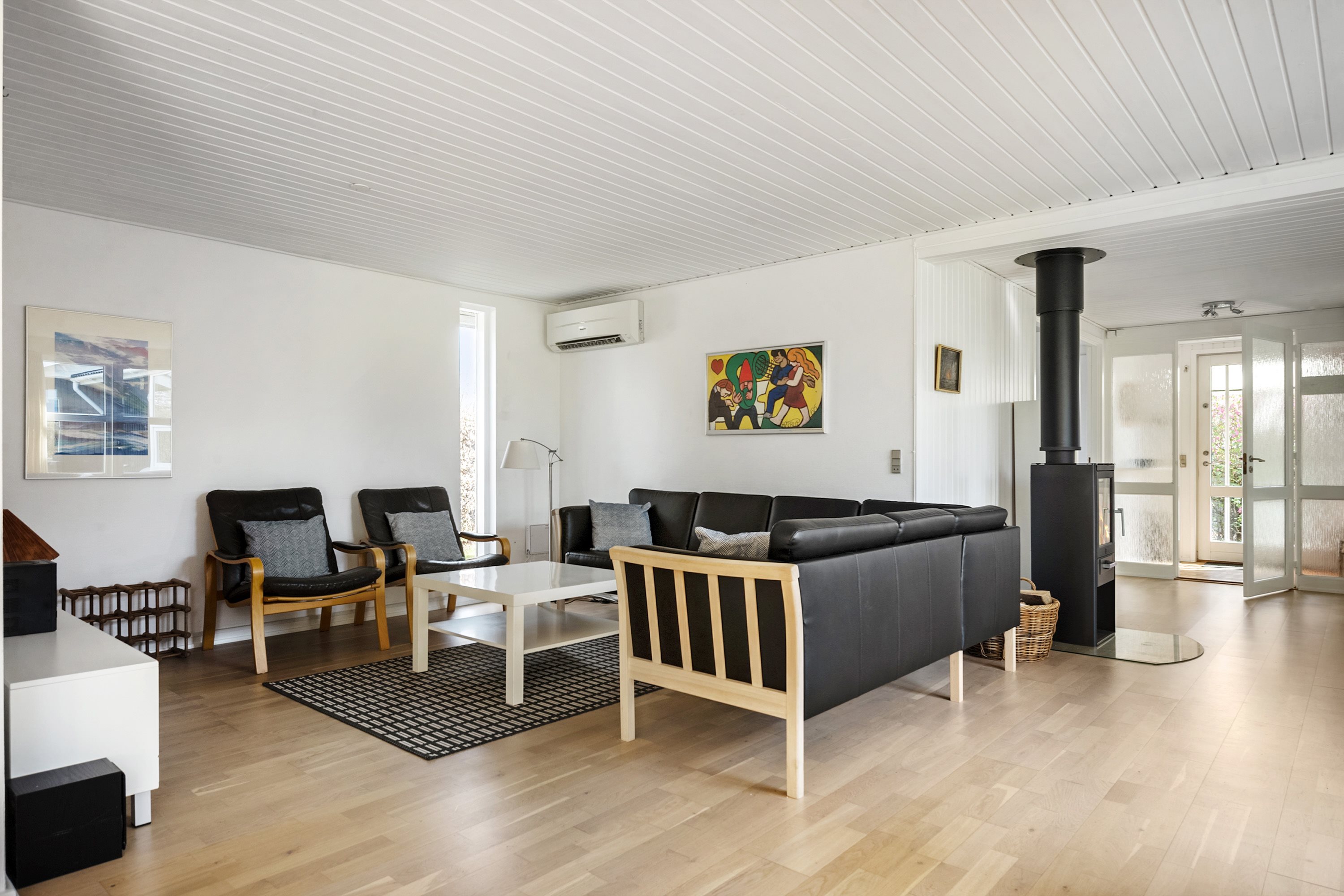 Fremhævet stue billede i fuldskærmstilstand. Billede af Spongsvej 32, Dyngby Strand, 8300 Odder