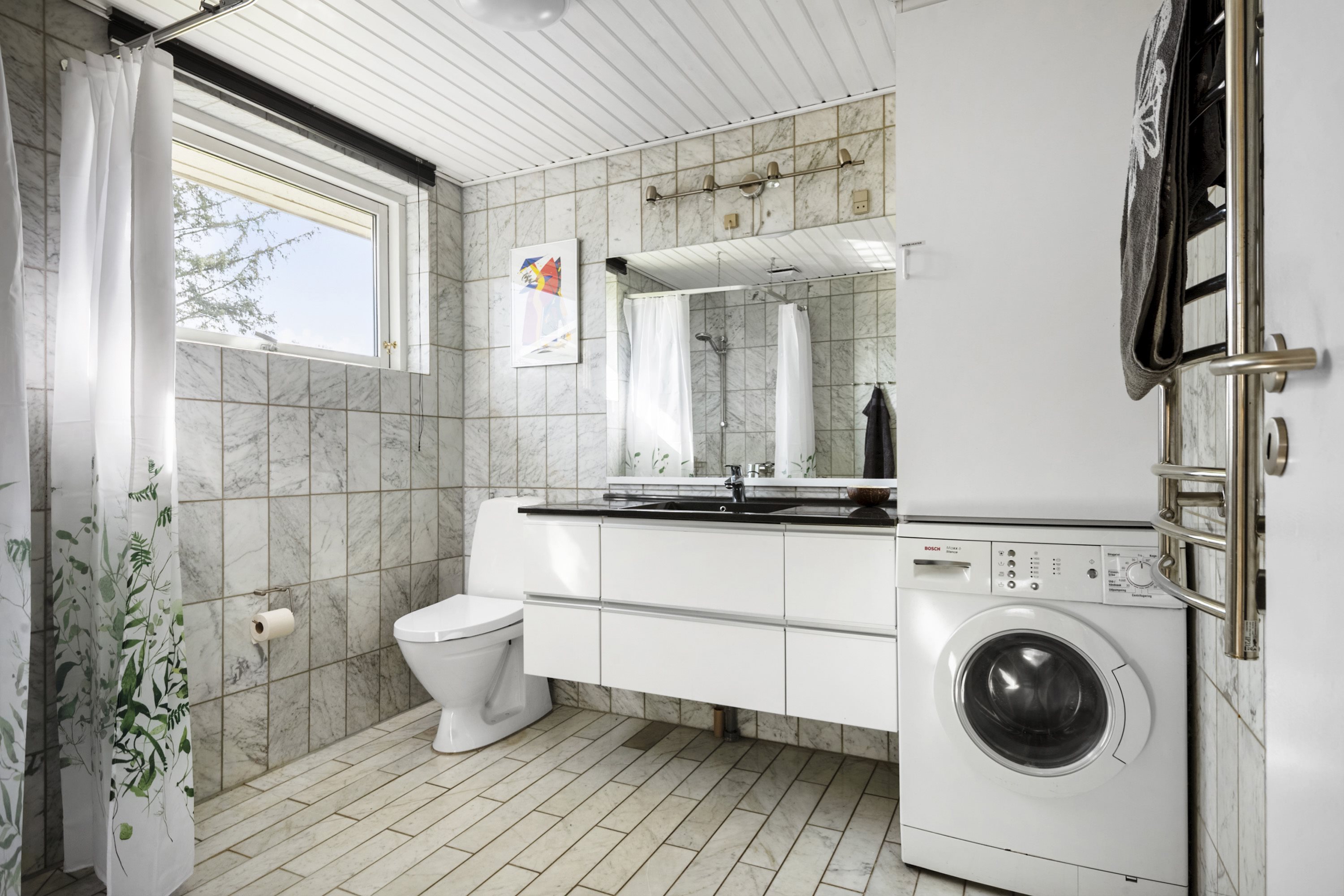 Fremhævet badeværelse billede i fuldskærmstilstand. Billede af Spongsvej 32, Dyngby Strand, 8300 Odder