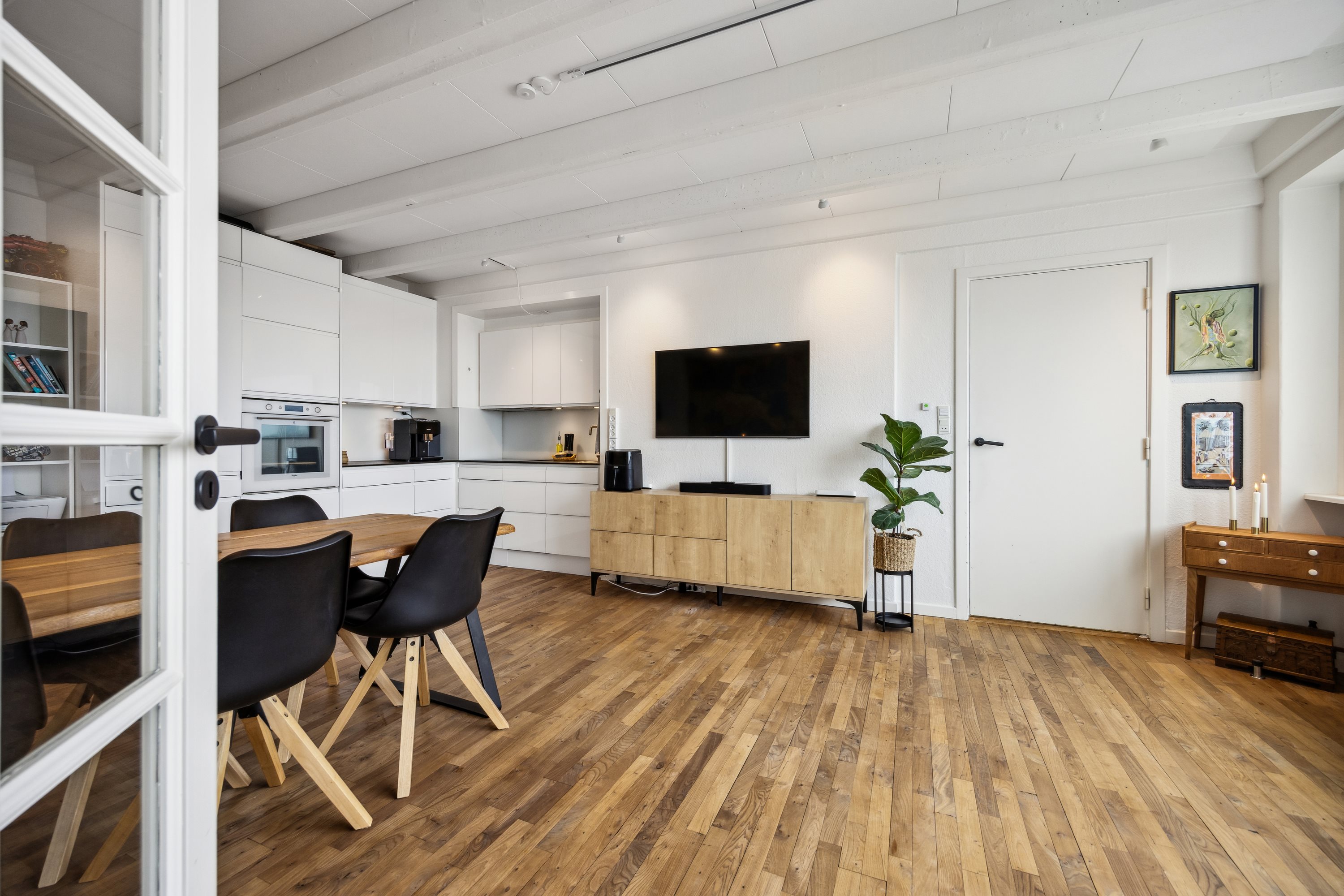 Fremhævet stue billede i fuldskærmstilstand. Billede af Vesterbro 127, 8. 806., 9000 Aalborg