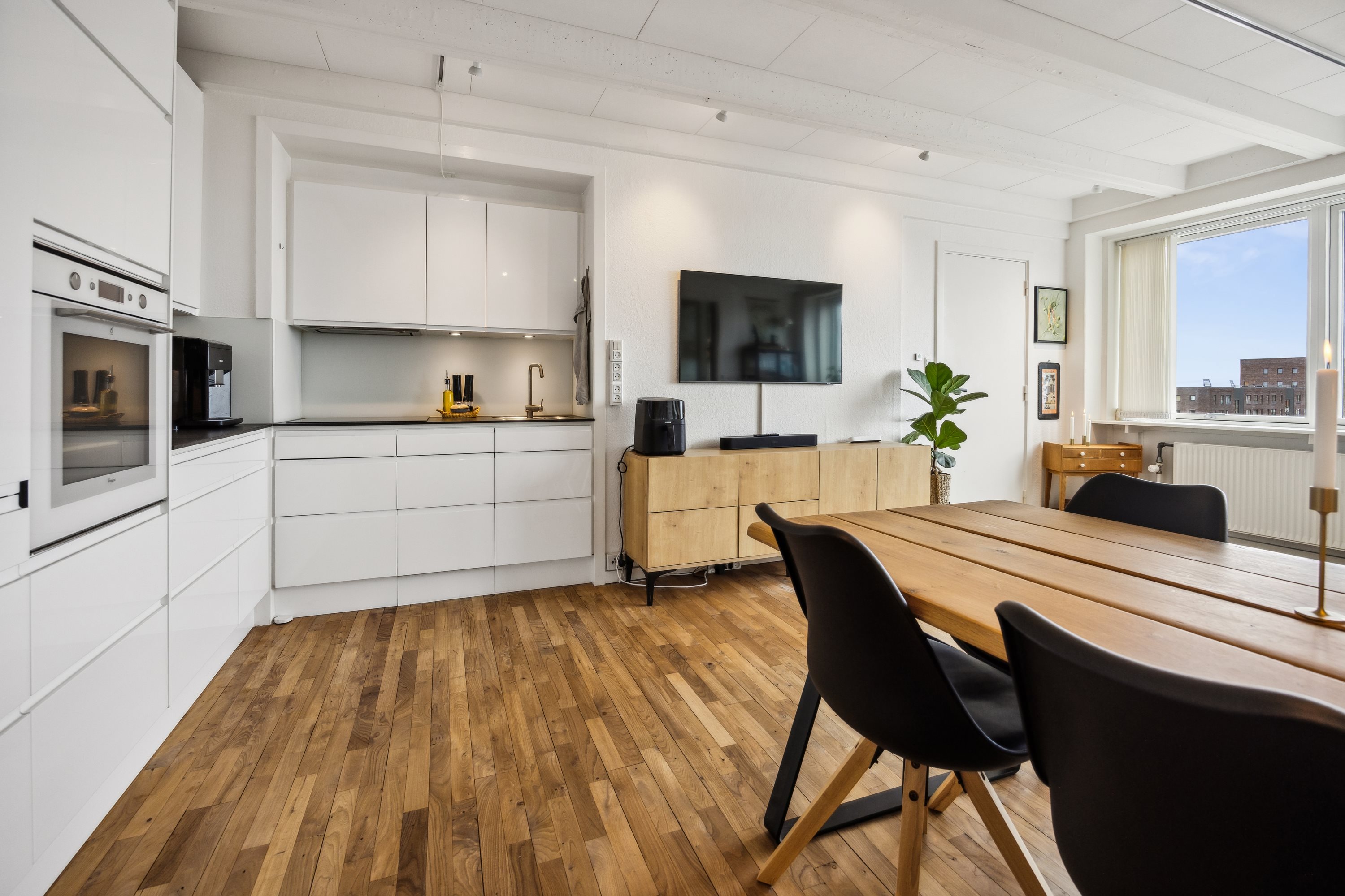 Fremhævet køkken billede i fuldskærmstilstand. Billede af Vesterbro 127, 8. 806., 9000 Aalborg