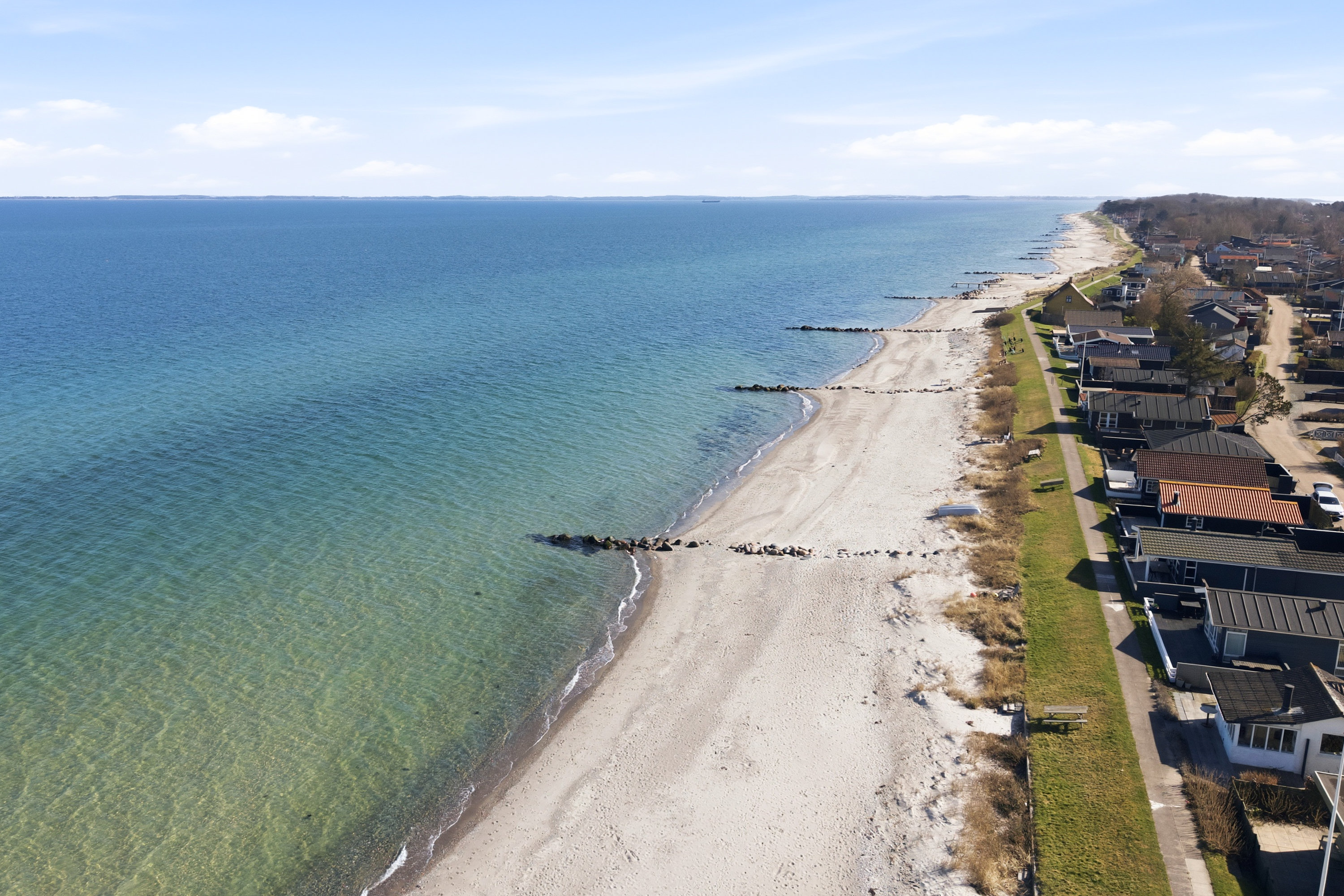 Fremhævet luftfoto billede i fuldskærmstilstand. Billede af Østparken 29, Hasmark Strand, 5450 Otterup