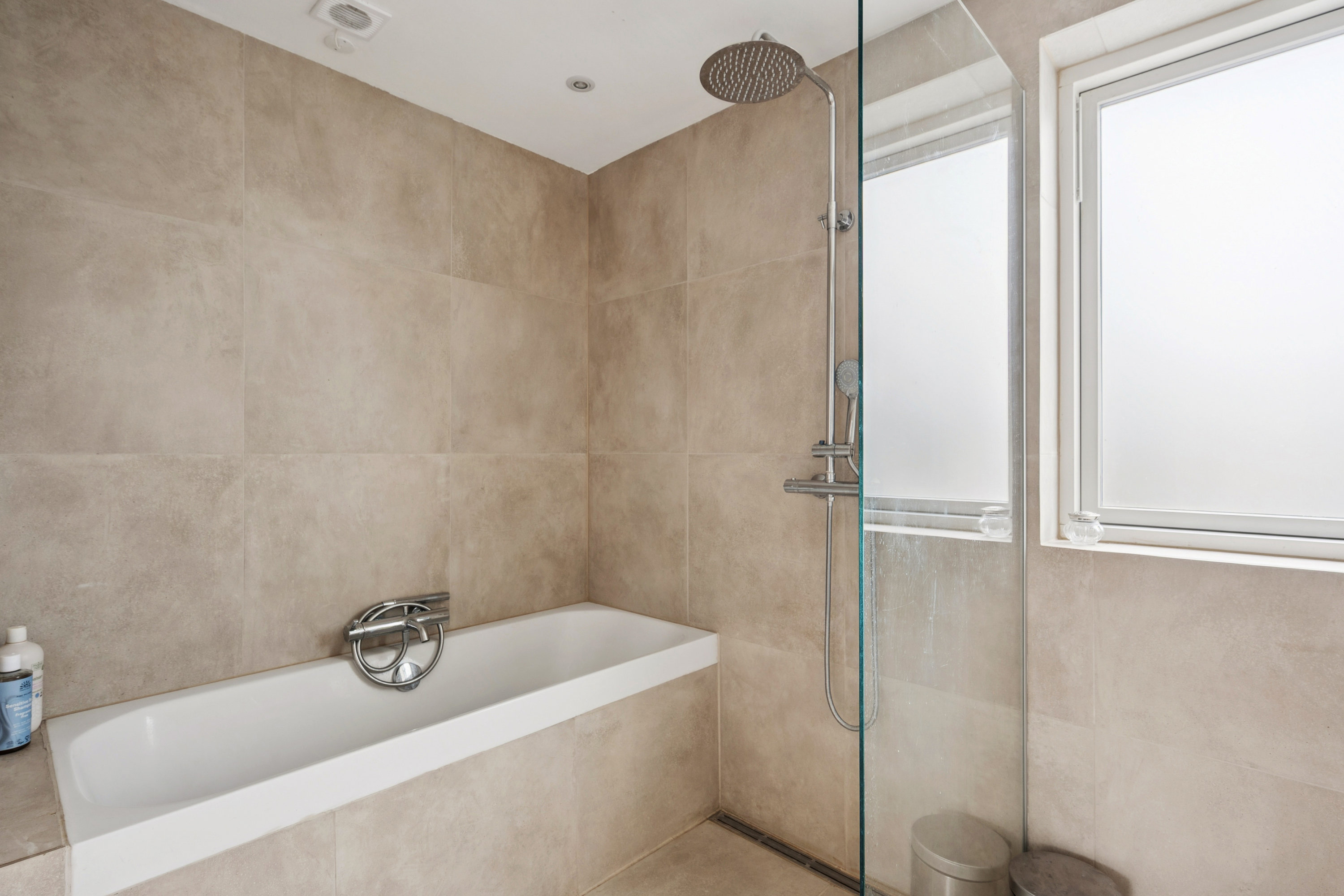 Fremhævet badeværelse billede i fuldskærmstilstand. Billede af Bygmarken 12, Mørdrup, 3060 Espergærde