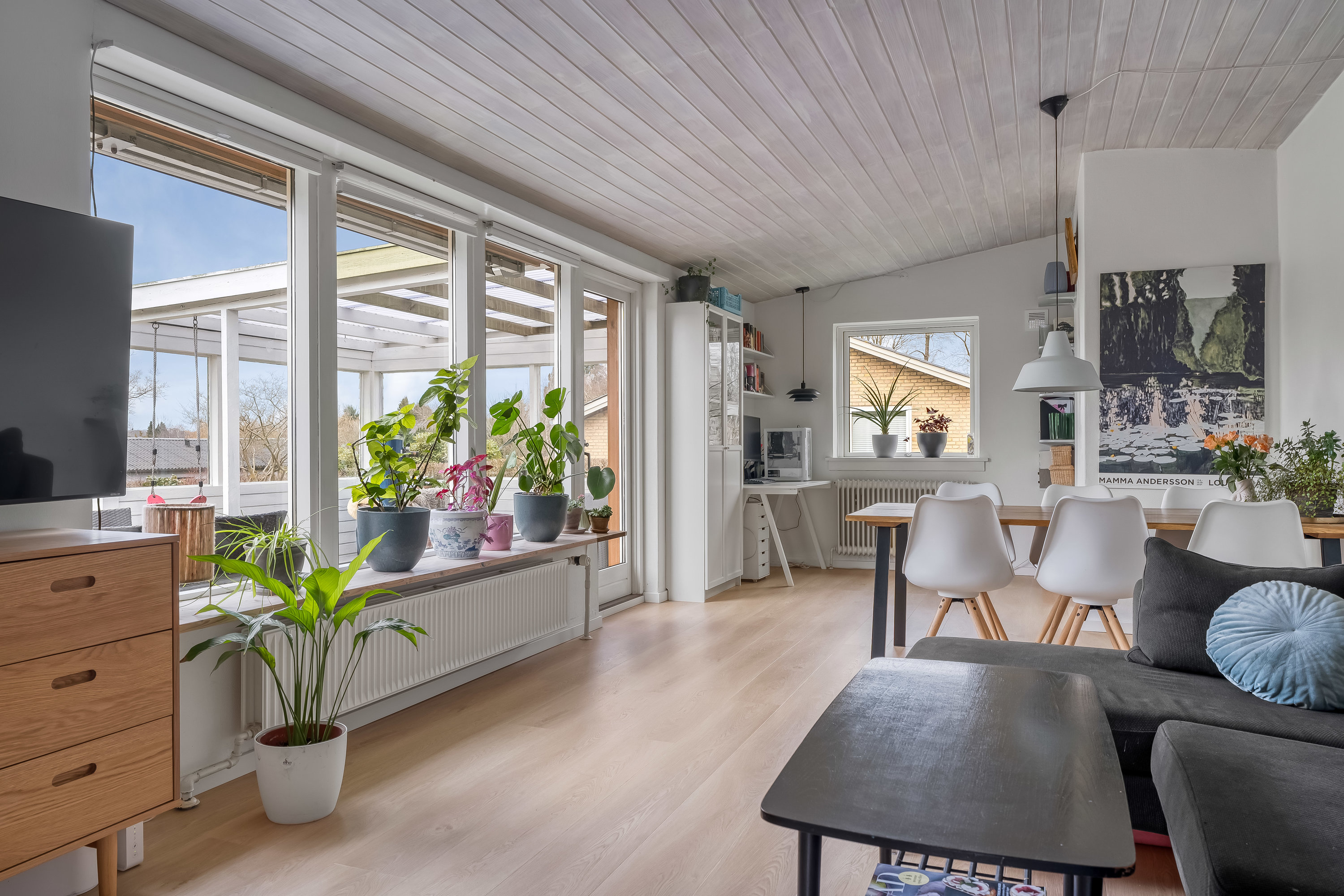 Fremhævet stue billede i fuldskærmstilstand. Billede af Skovledet 138, 3400 Hillerød