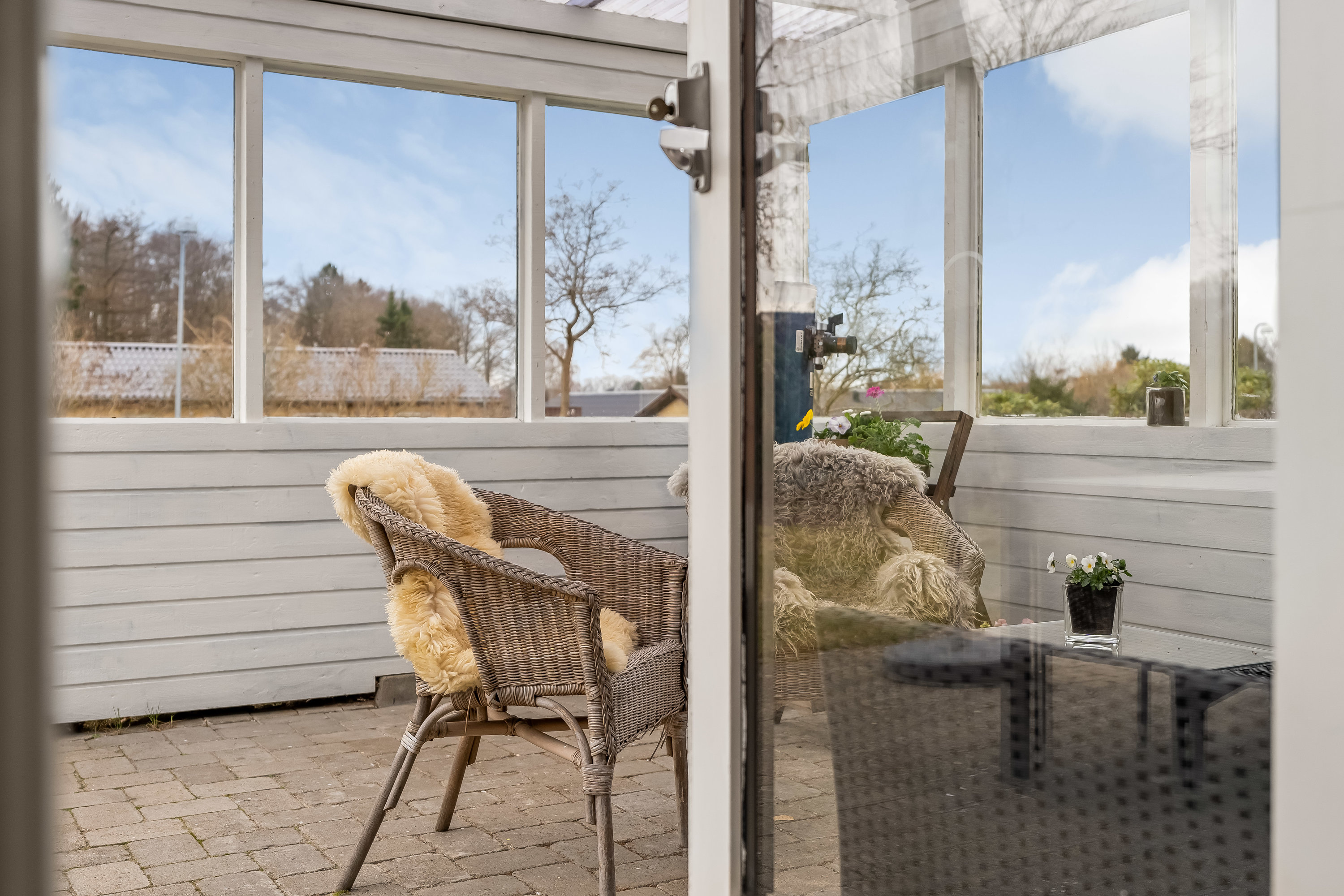 Fremhævet overdækket terrasse billede i fuldskærmstilstand. Billede af Skovledet 138, 3400 Hillerød