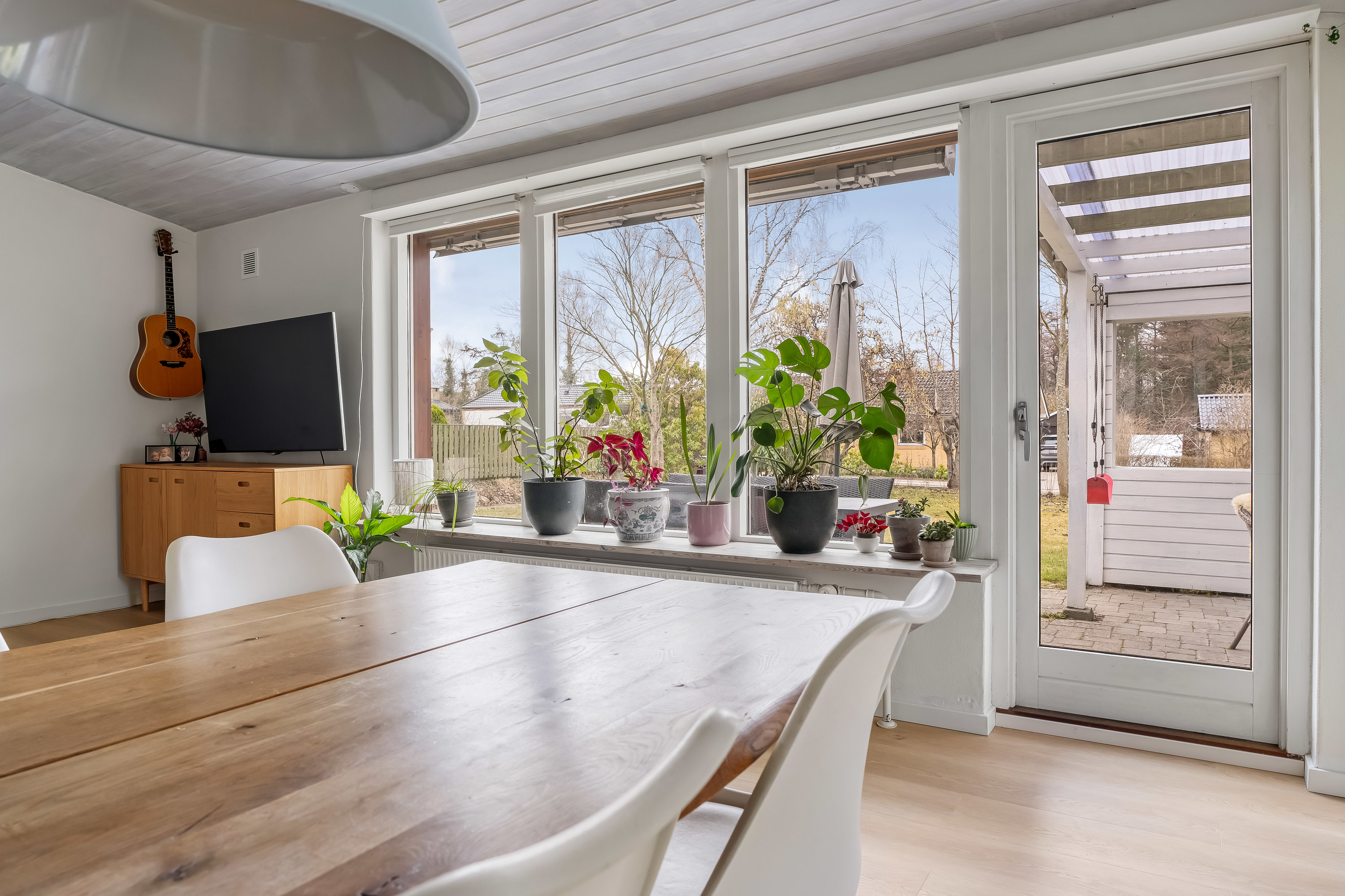 Fremhævet stue billede i fuldskærmstilstand. Billede af Skovledet 138, 3400 Hillerød