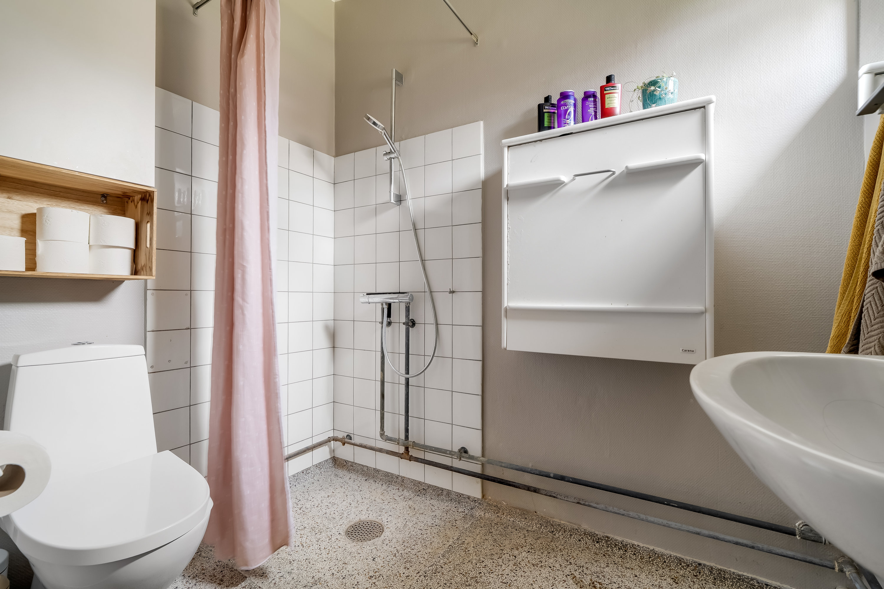 Fremhævet badeværelse billede i fuldskærmstilstand. Billede af Skovledet 138, 3400 Hillerød