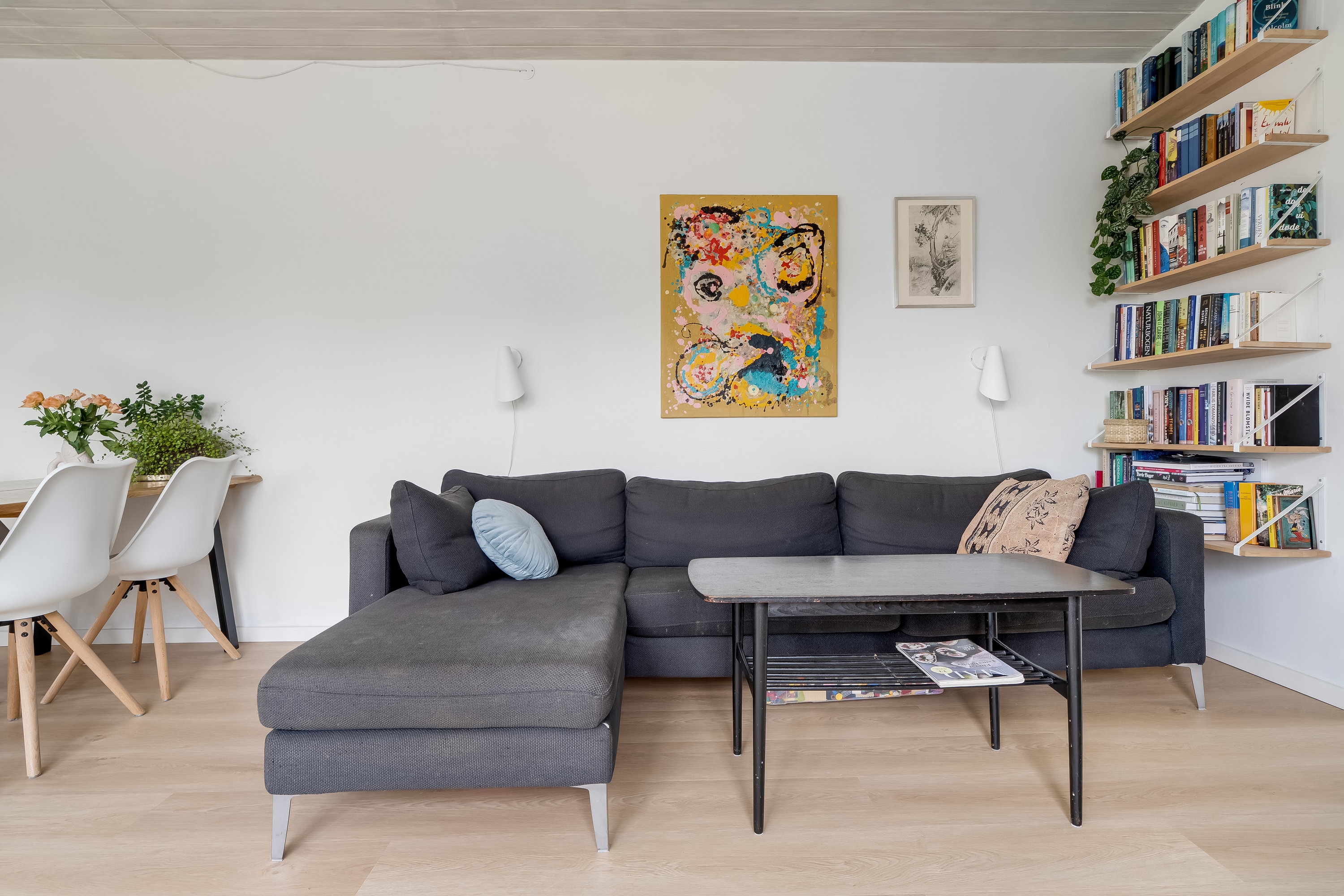 Fremhævet stue billede i fuldskærmstilstand. Billede af Skovledet 138, 3400 Hillerød