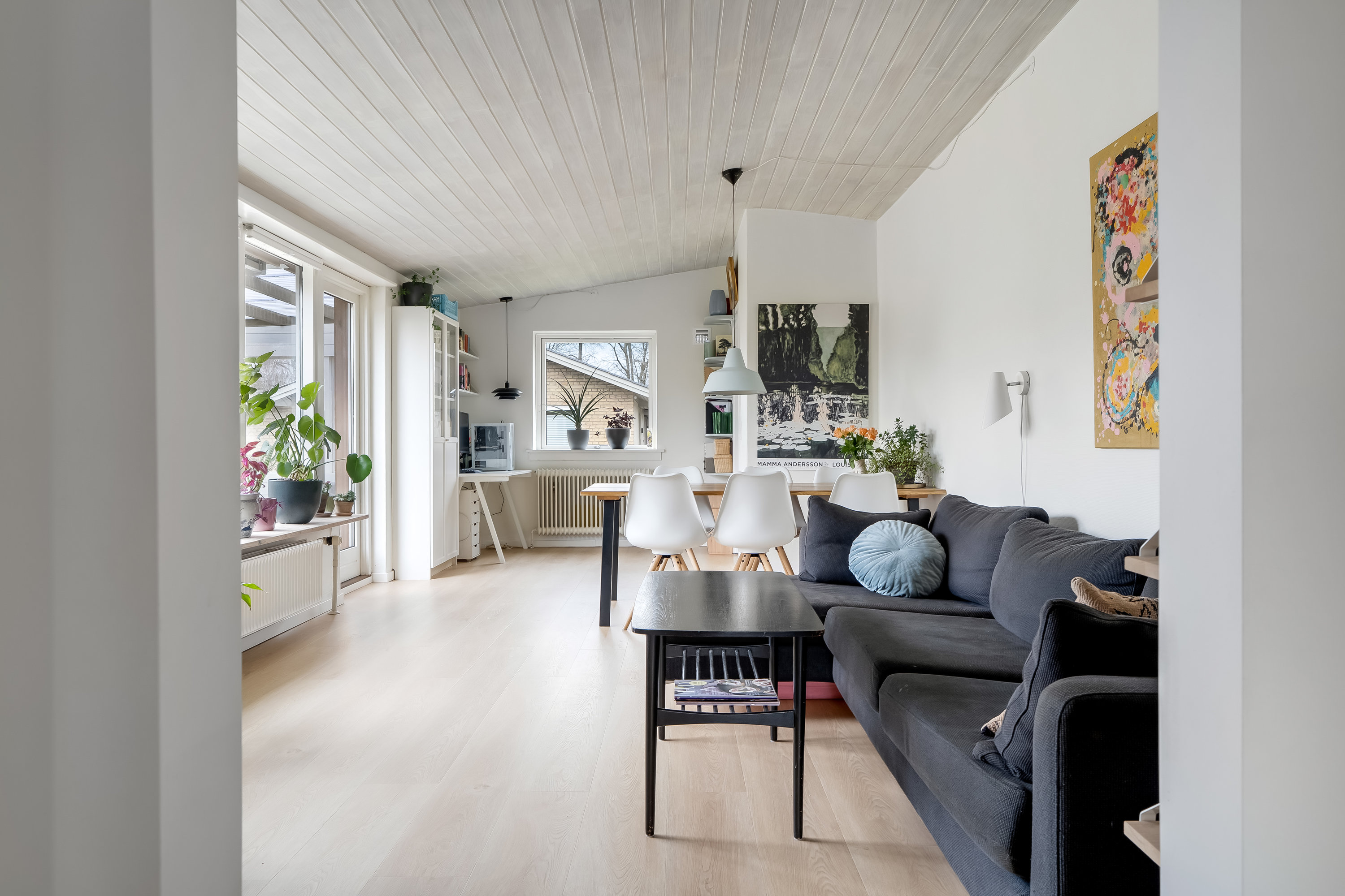 Fremhævet stue billede i fuldskærmstilstand. Billede af Skovledet 138, 3400 Hillerød