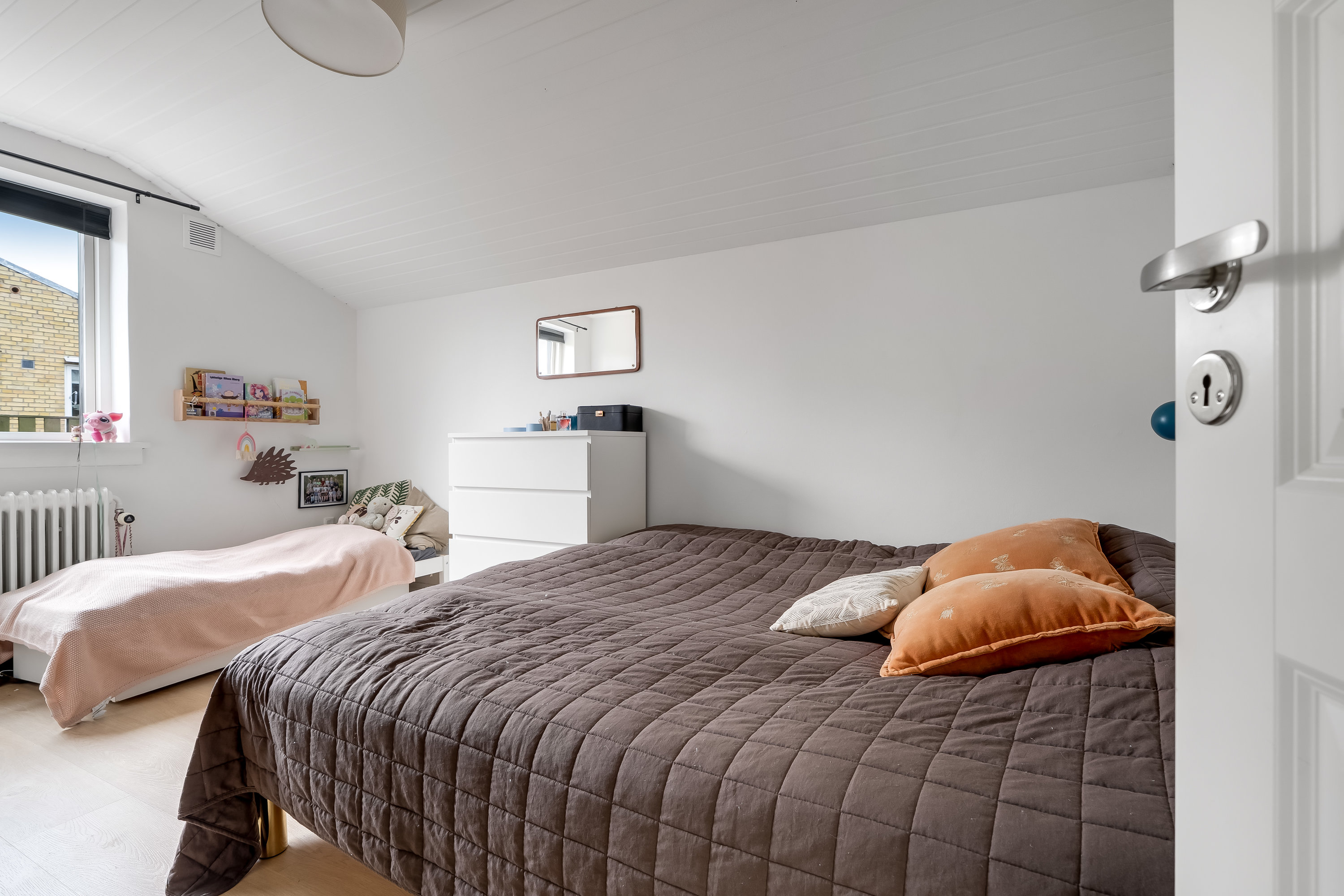 Fremhævet soveværelse billede i fuldskærmstilstand. Billede af Skovledet 138, 3400 Hillerød