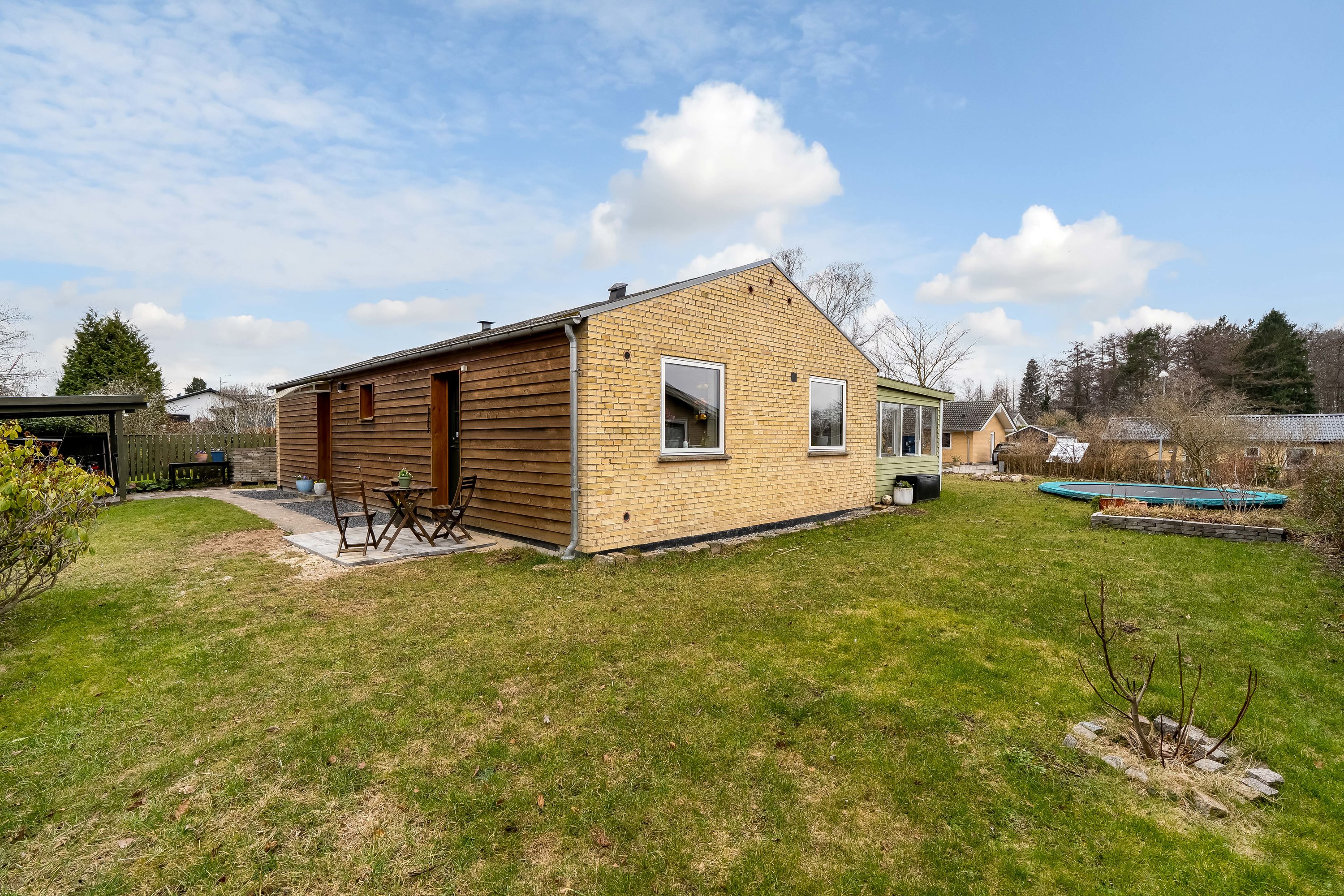 Fremhævet facade billede i fuldskærmstilstand. Billede af Skovledet 138, 3400 Hillerød