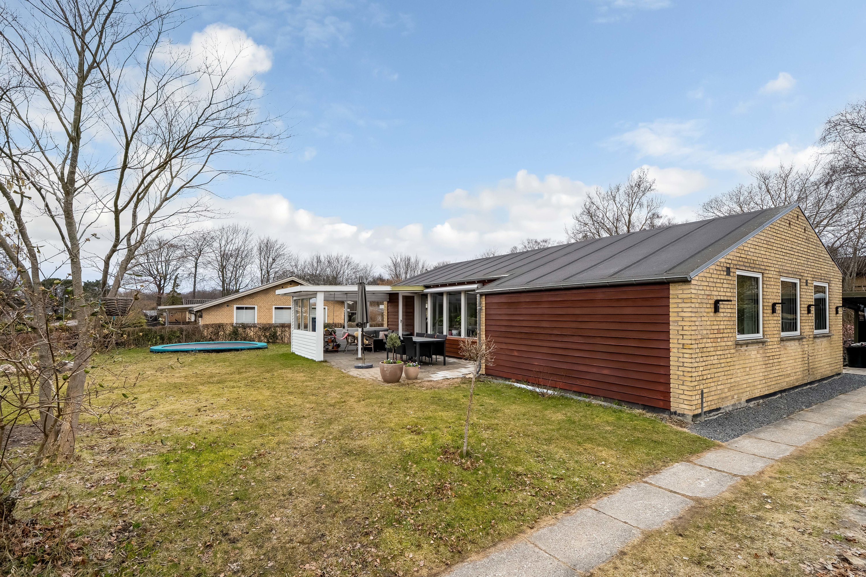 Fremhævet have billede i fuldskærmstilstand. Billede af Skovledet 138, 3400 Hillerød