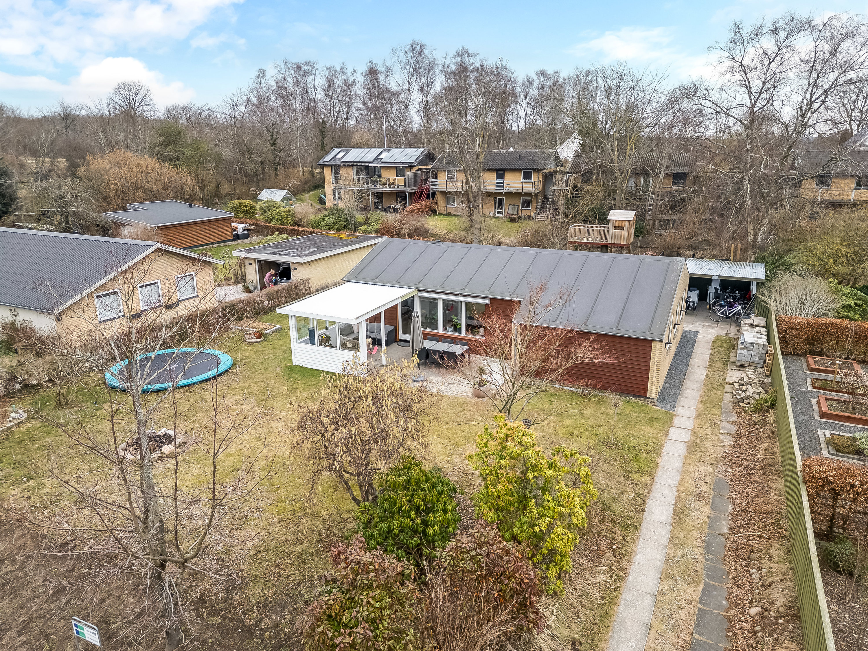 Fremhævet facade billede i fuldskærmstilstand. Billede af Skovledet 138, 3400 Hillerød