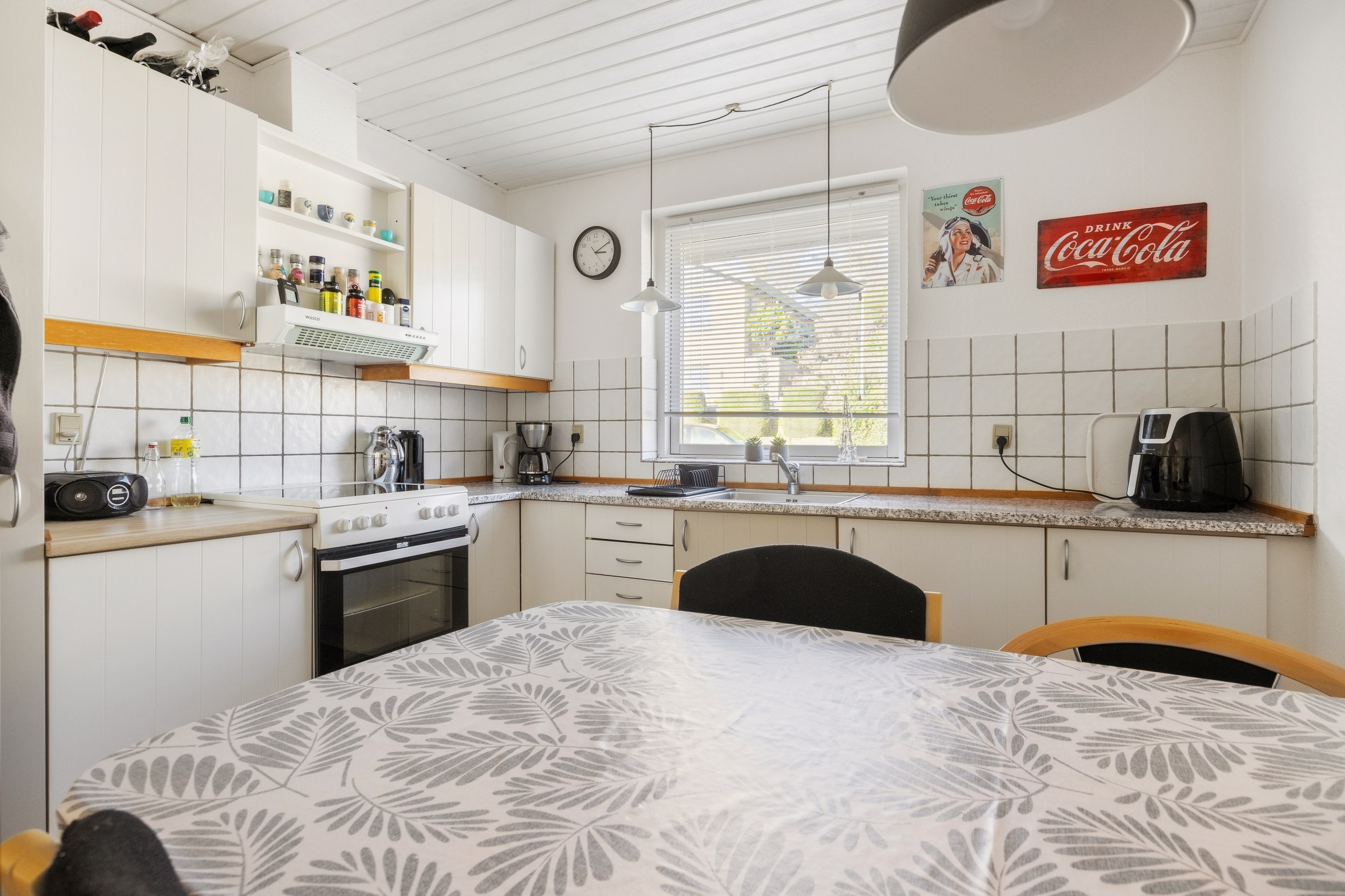 Fremhævet køkken billede i fuldskærmstilstand. Billede af Nøddevej 1A, Stae, 9310 Vodskov