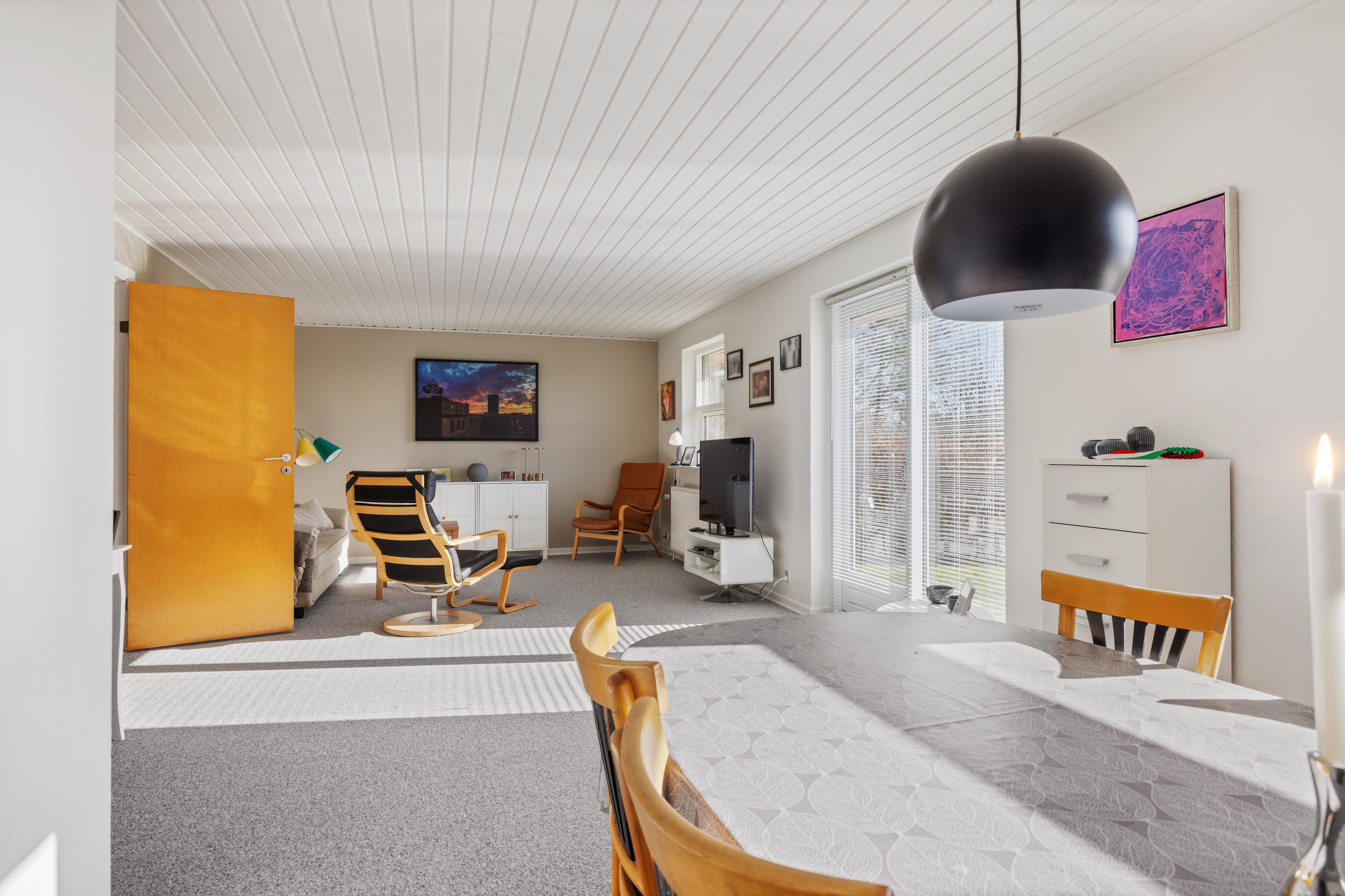 Fremhævet stue billede i fuldskærmstilstand. Billede af Nøddevej 1A, Stae, 9310 Vodskov