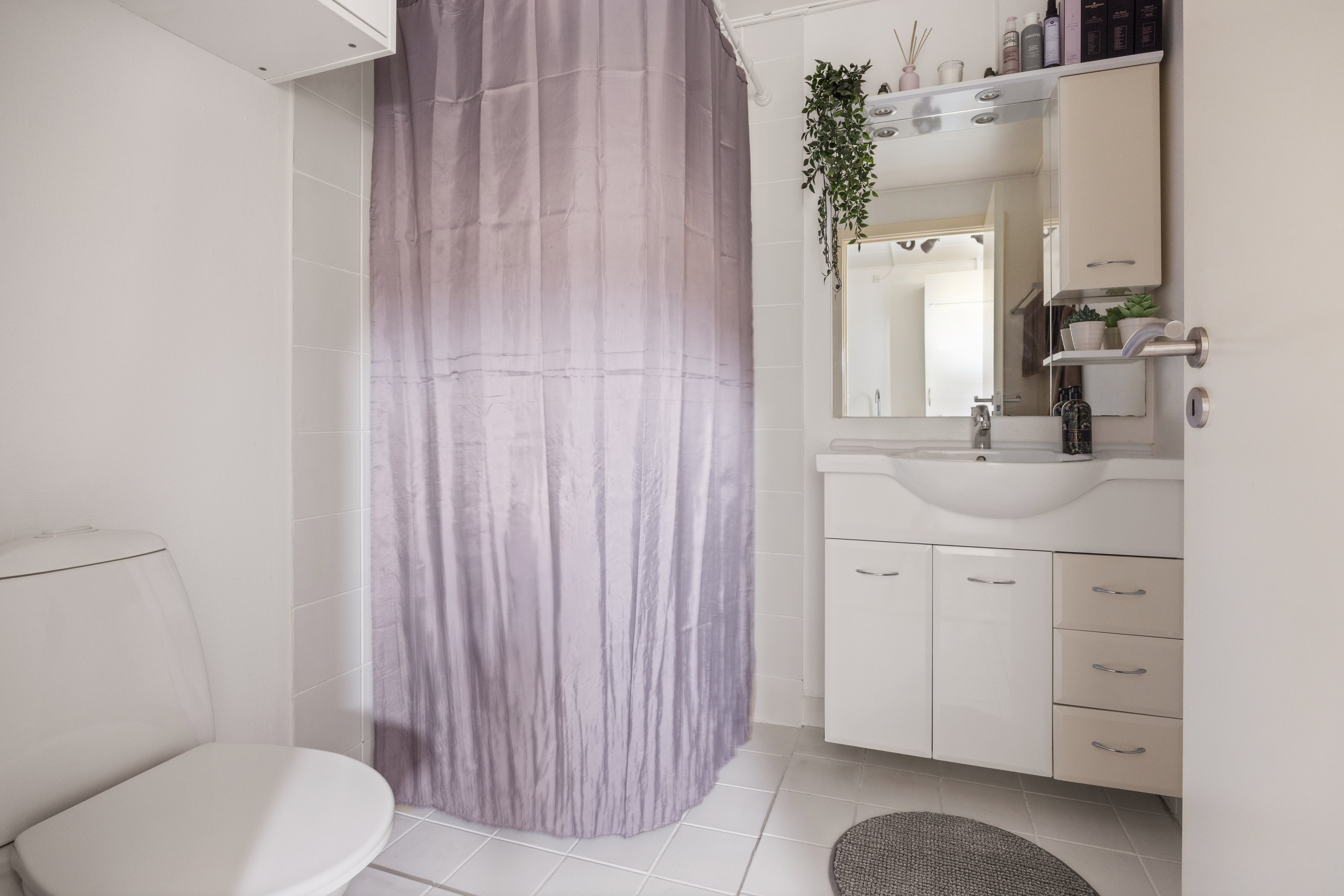 Fremhævet badeværelse billede i fuldskærmstilstand. Billede af Ravndalen 9, 9310 Vodskov