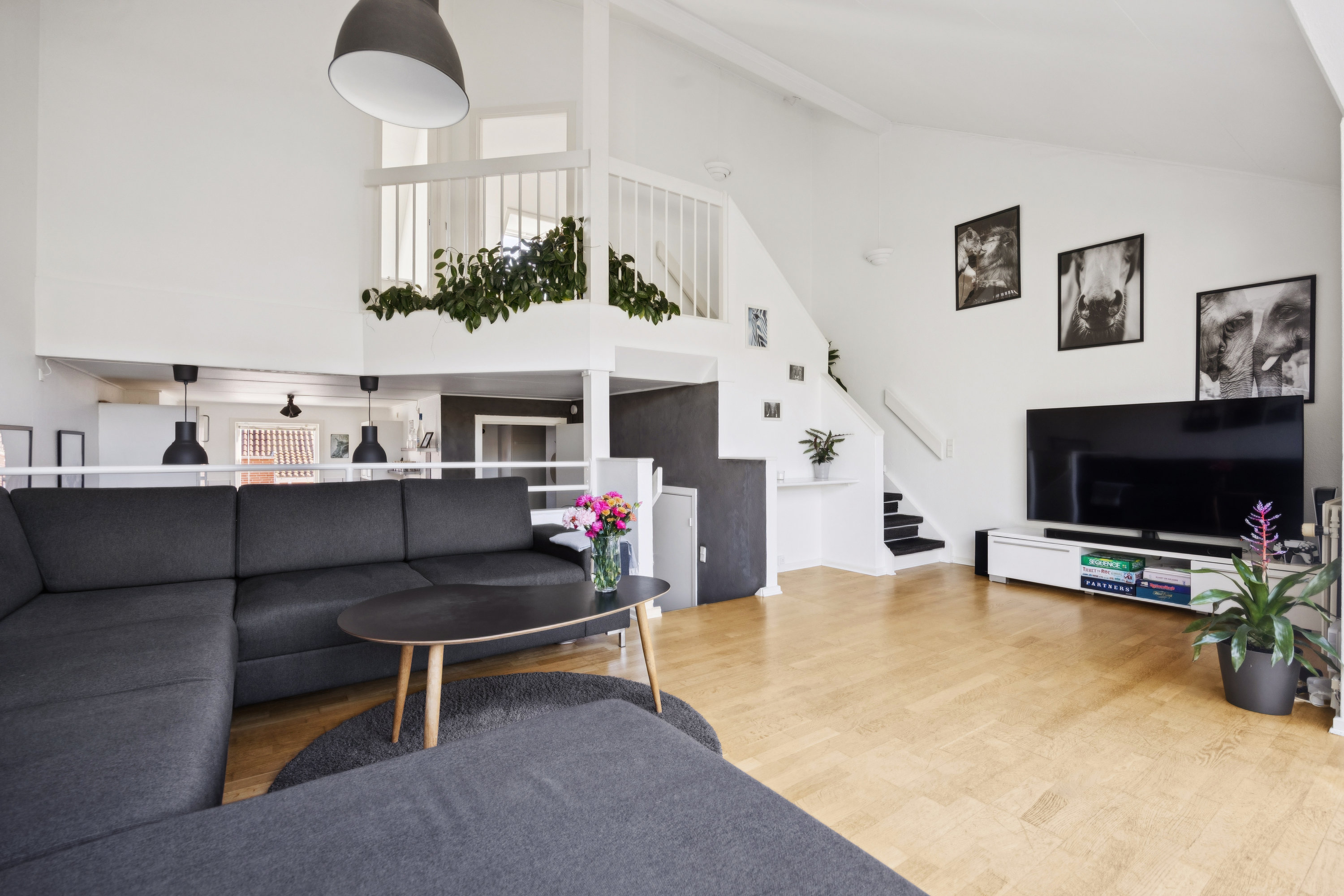 Fremhævet stue billede i fuldskærmstilstand. Billede af Ravndalen 9, 9310 Vodskov