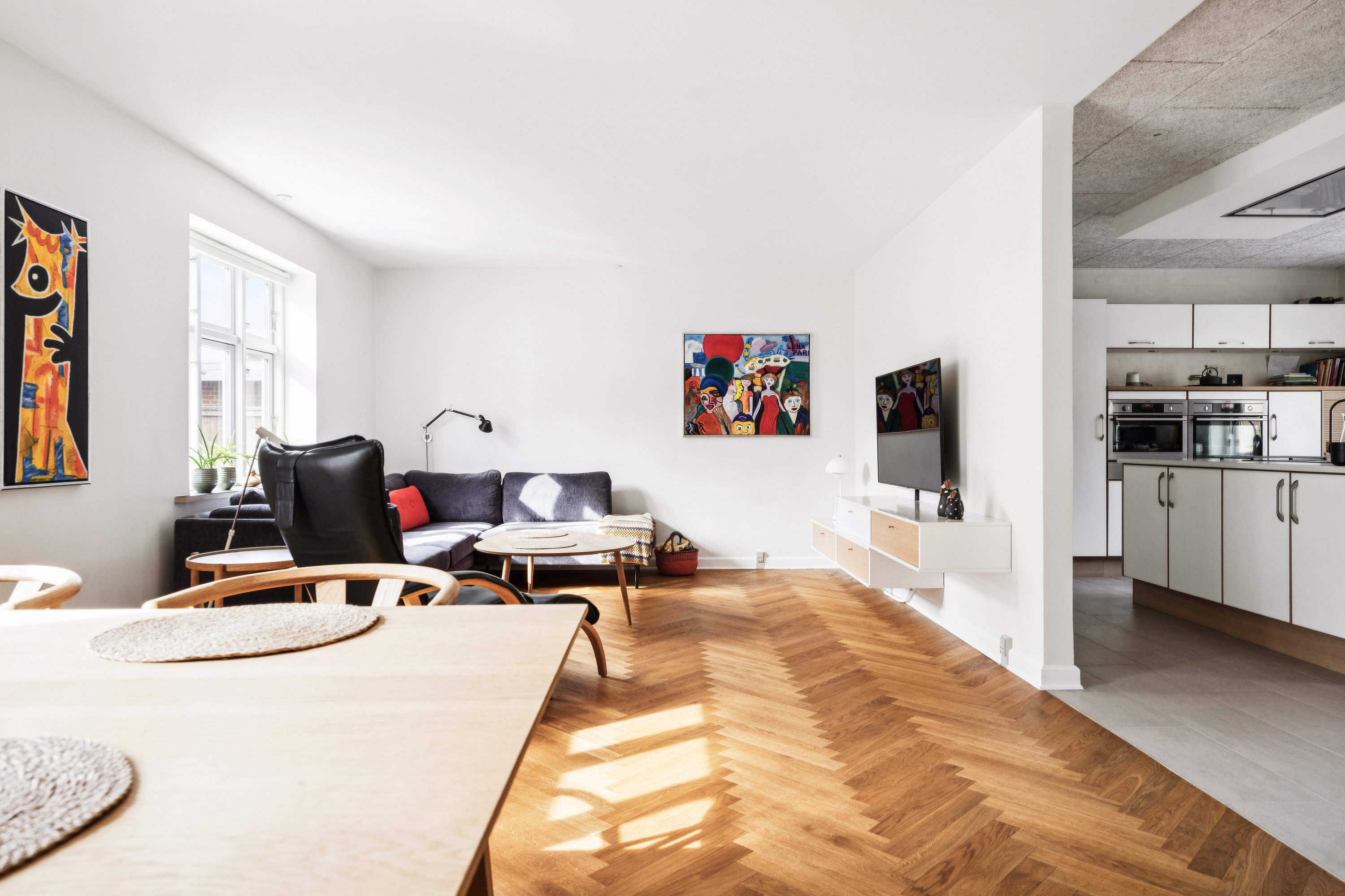 Fremhævet stue billede i fuldskærmstilstand. Billede af Jens Bangs Vej 2, 9400 Nørresundby