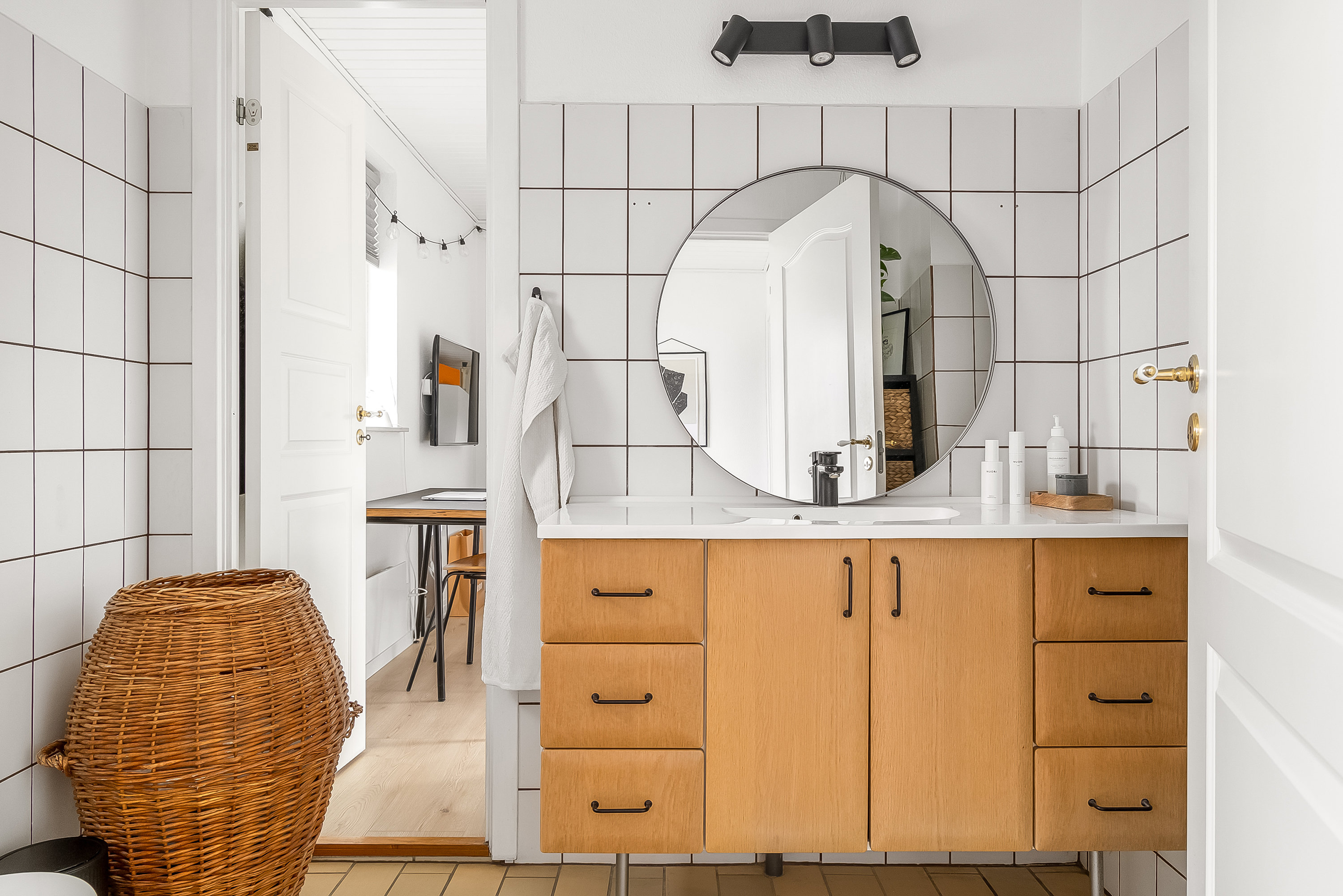 Fremhævet badeværelse billede i fuldskærmstilstand. Billede af Skærbakken 2, 3210 Vejby