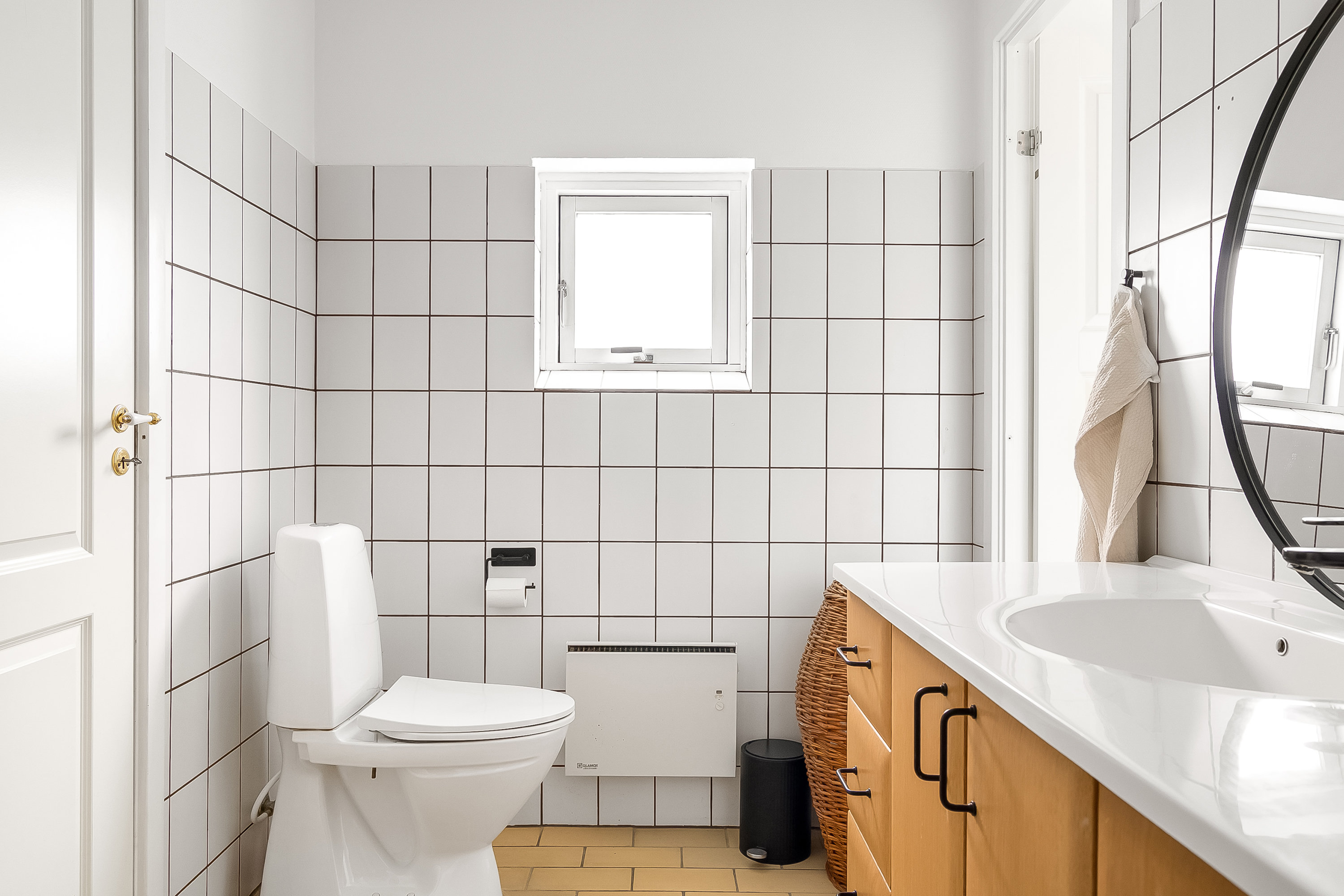 Fremhævet badeværelse billede i fuldskærmstilstand. Billede af Skærbakken 2, 3210 Vejby