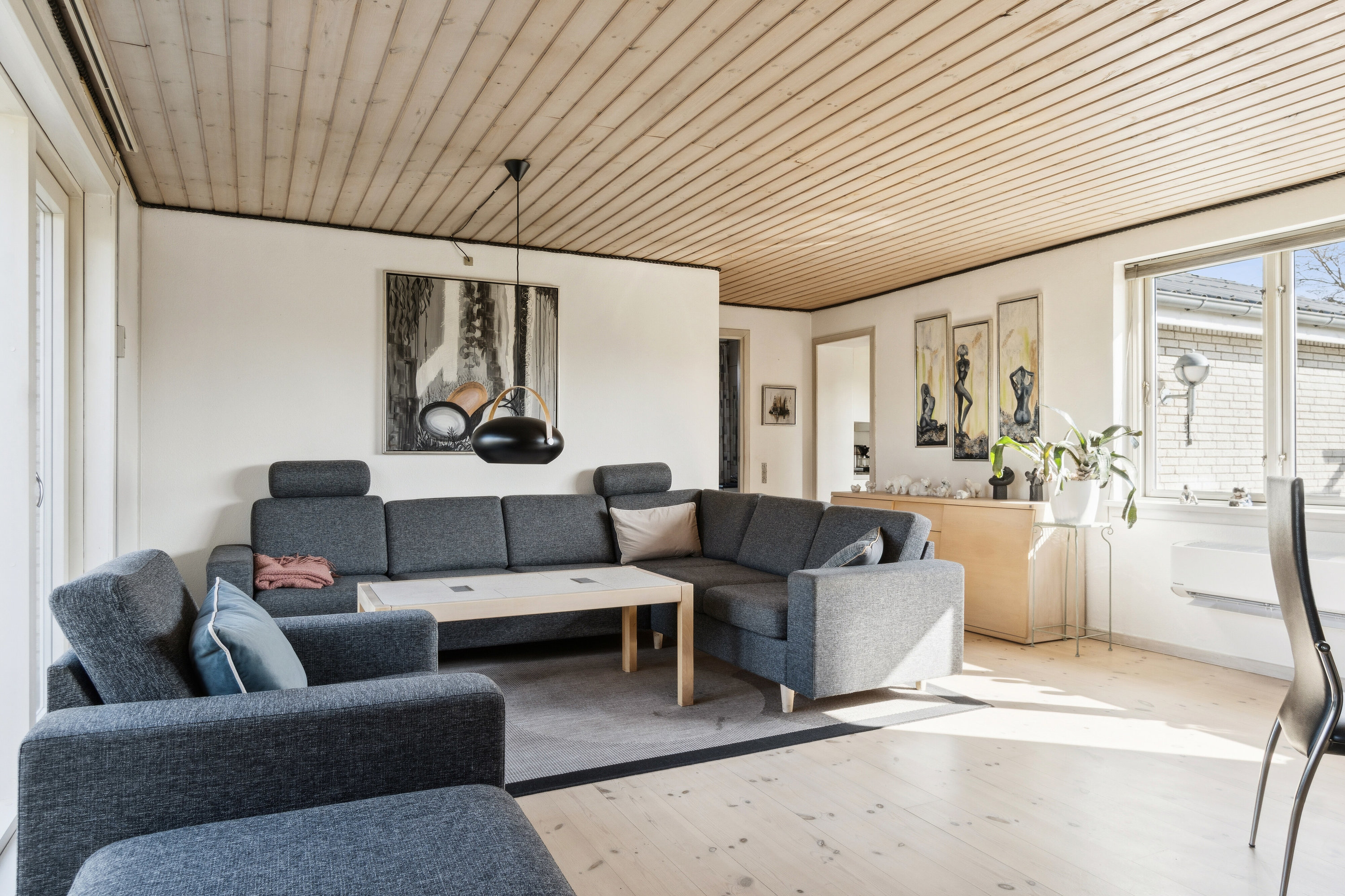 Fremhævet stue billede i fuldskærmstilstand. Billede af Sløruglevej 16, Ll Kongsmark, 4200 Slagelse