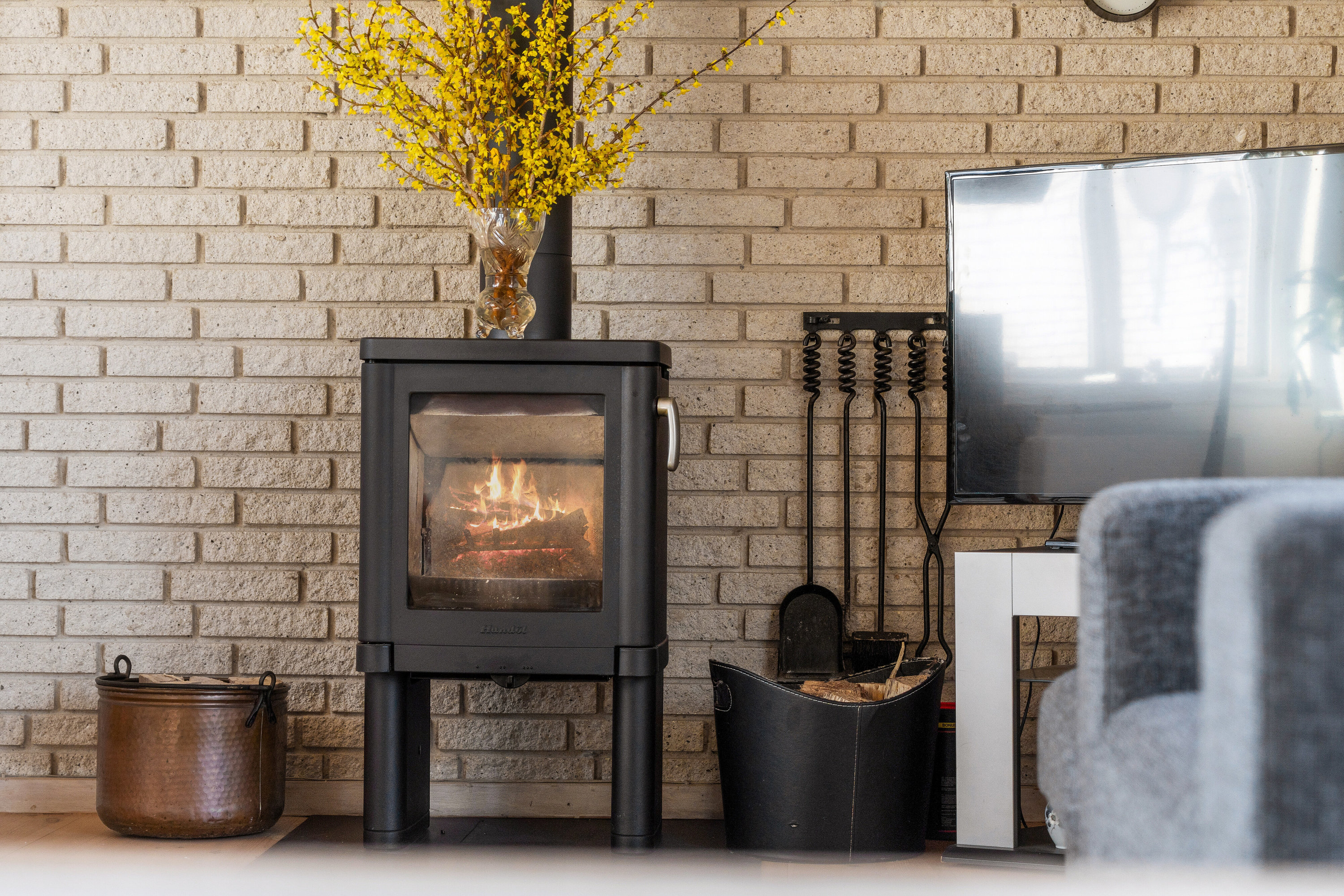 Fremhævet pejsestue billede i fuldskærmstilstand. Billede af Sløruglevej 16, Ll Kongsmark, 4200 Slagelse