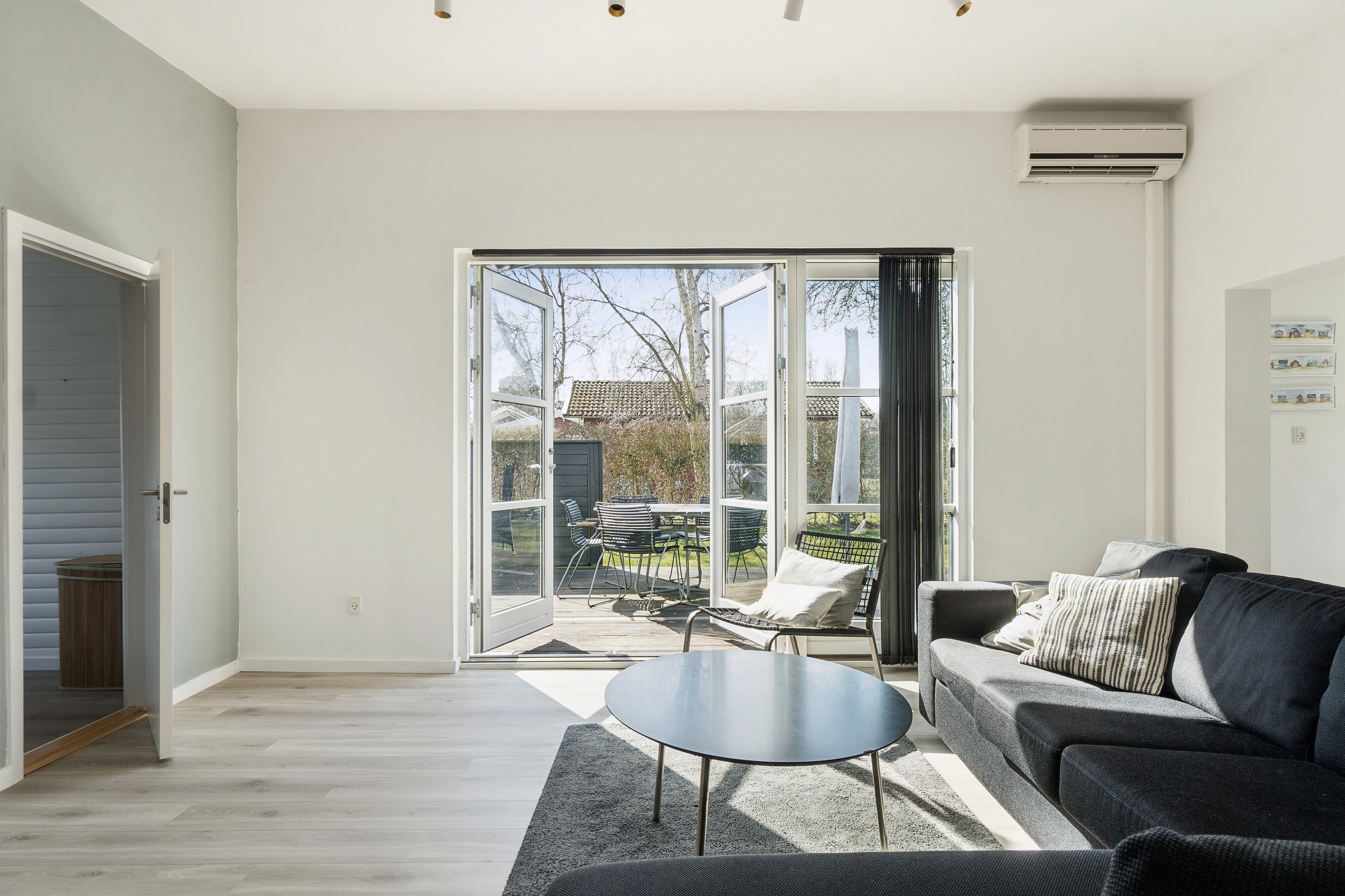 Fremhævet stue billede i fuldskærmstilstand. Billede af Løvsangervej 3, Ll Kongsmark, 4200 Slagelse