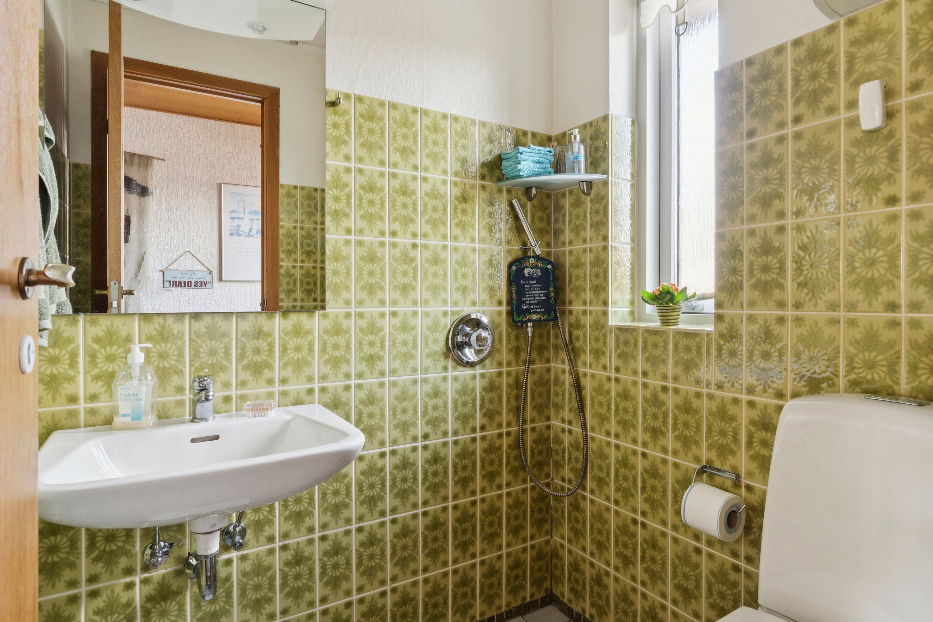 Fremhævet badeværelse billede i fuldskærmstilstand. Billede af Poul Gerness Vej 22, 7430 Ikast