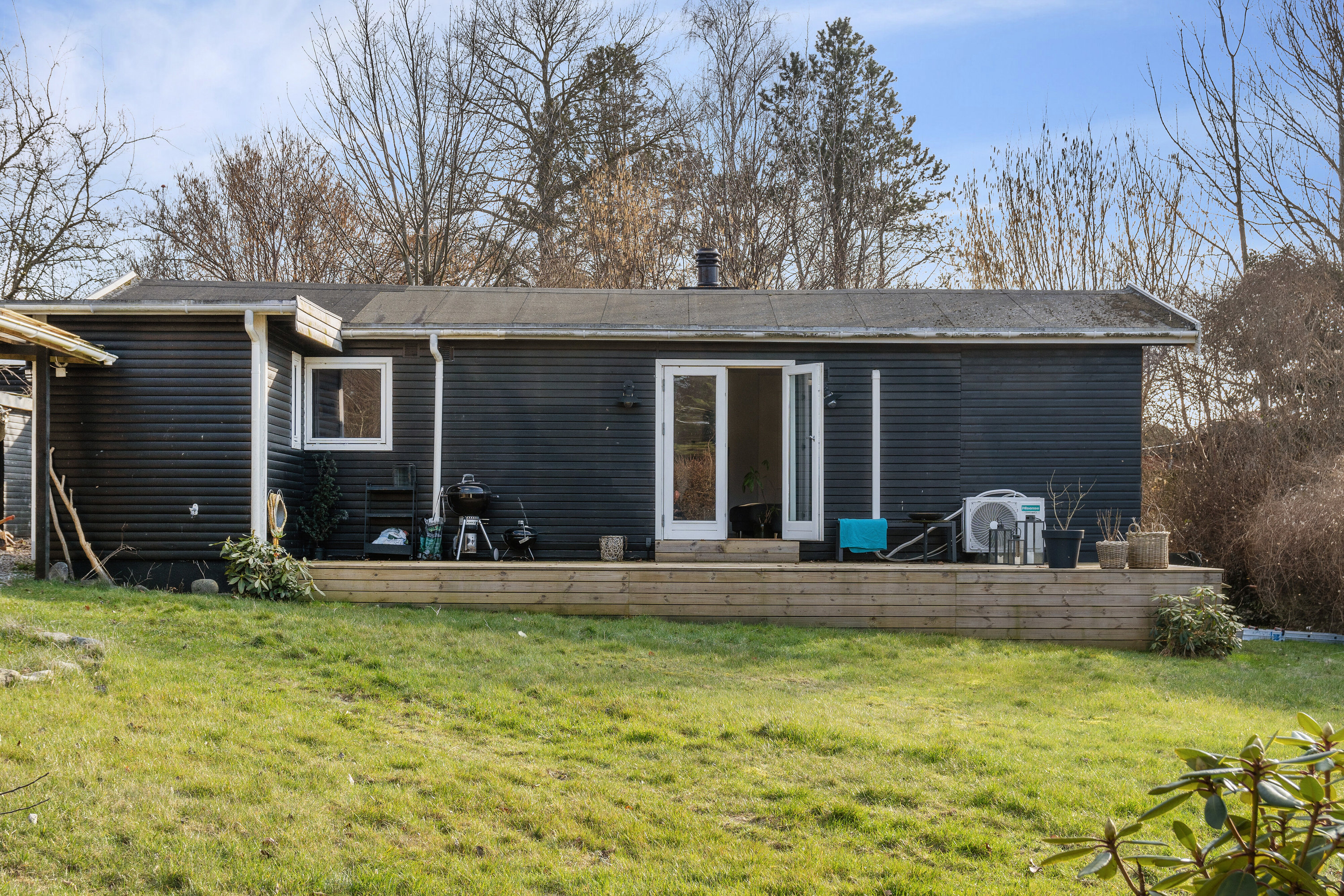 Fremhævet set fra haven billede i fuldskærmstilstand. Billede af Mellemvang 6, Ejby, 4070 Kirke Hyllinge