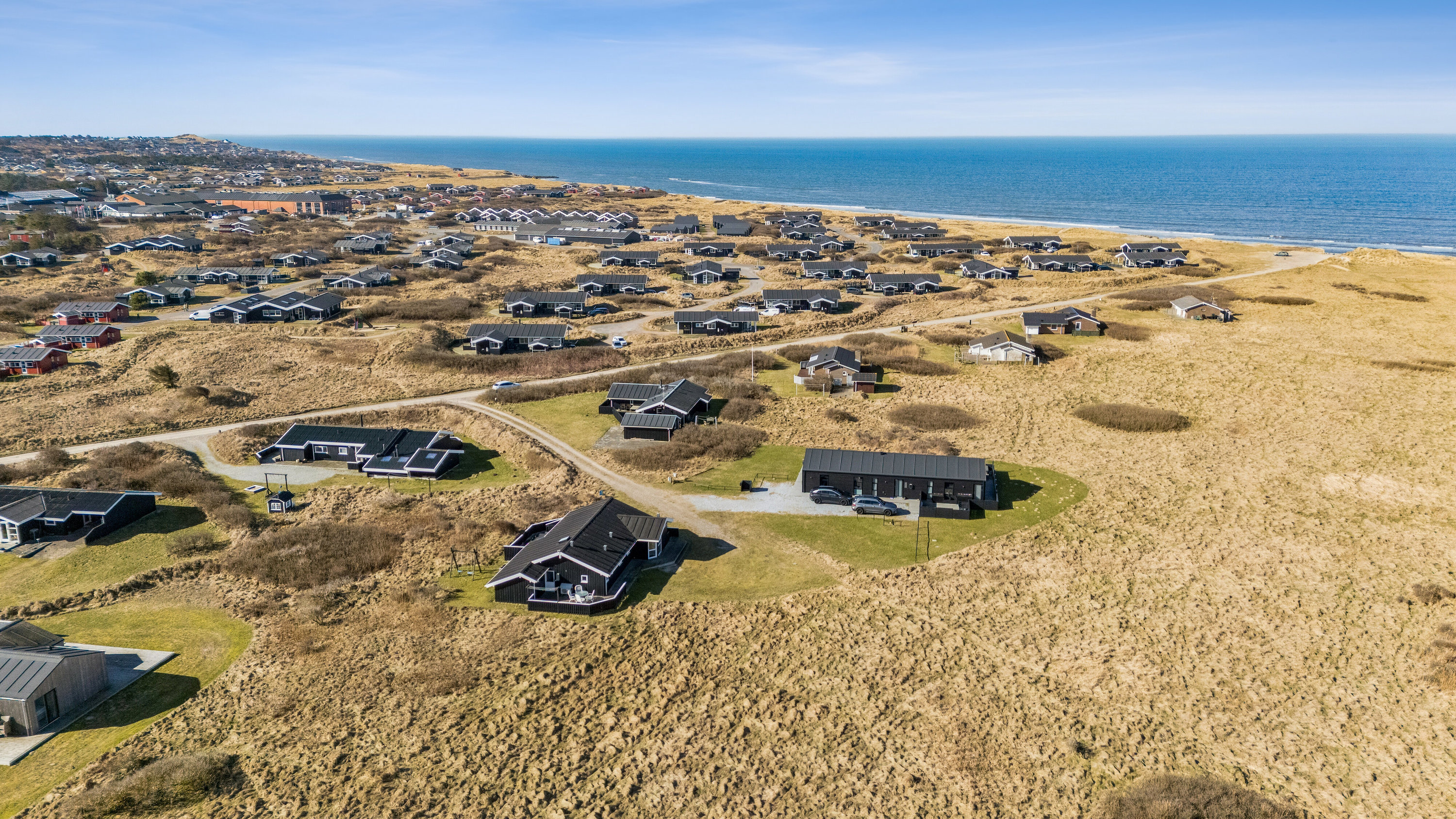 Fremhævet luftfoto billede i fuldskærmstilstand. Billede af Midnatsvej 4, Skal Klit, 9800 Hjørring